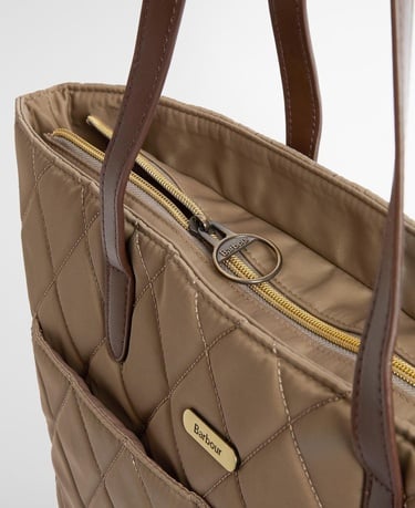  Barbour Quilted Tote Çanta