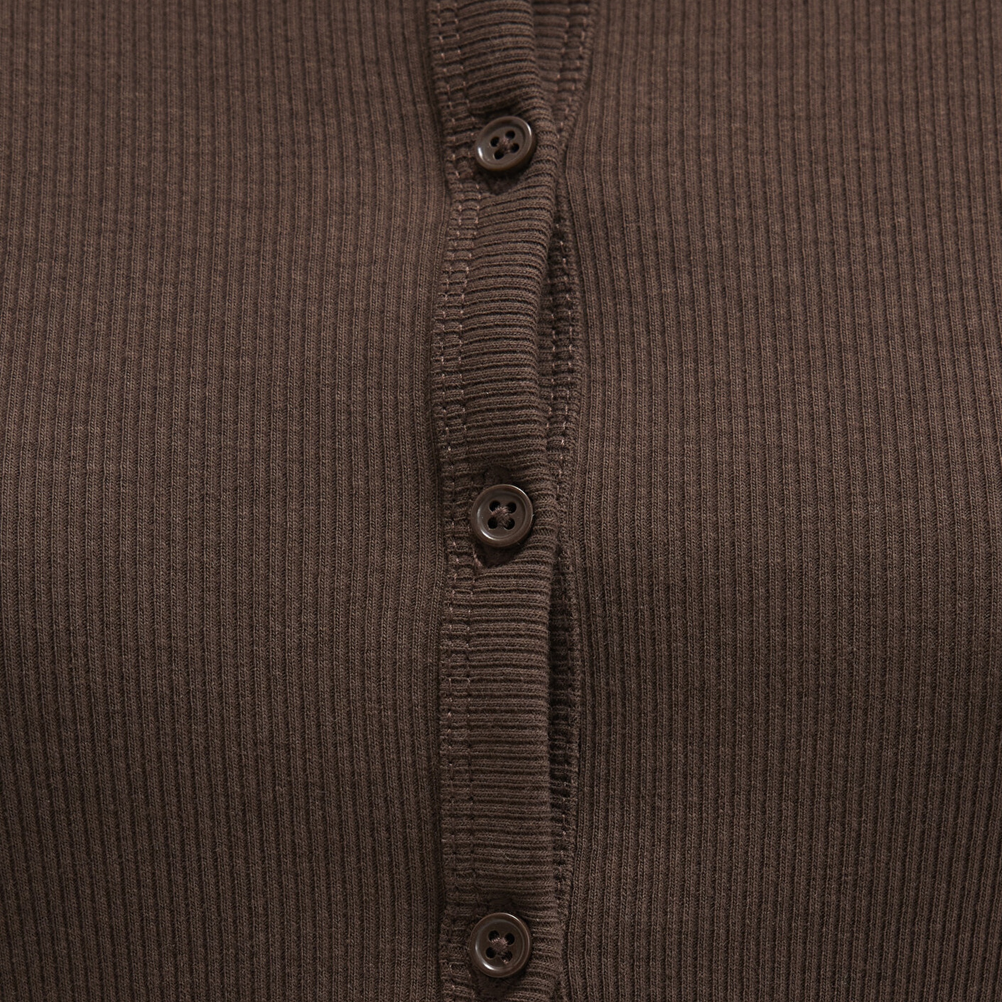 Mavi Düğme Detaylı Kahverengi Uzun Kollu Tişört Fitted / Vücuda Oturan Kesim 1613330-88067