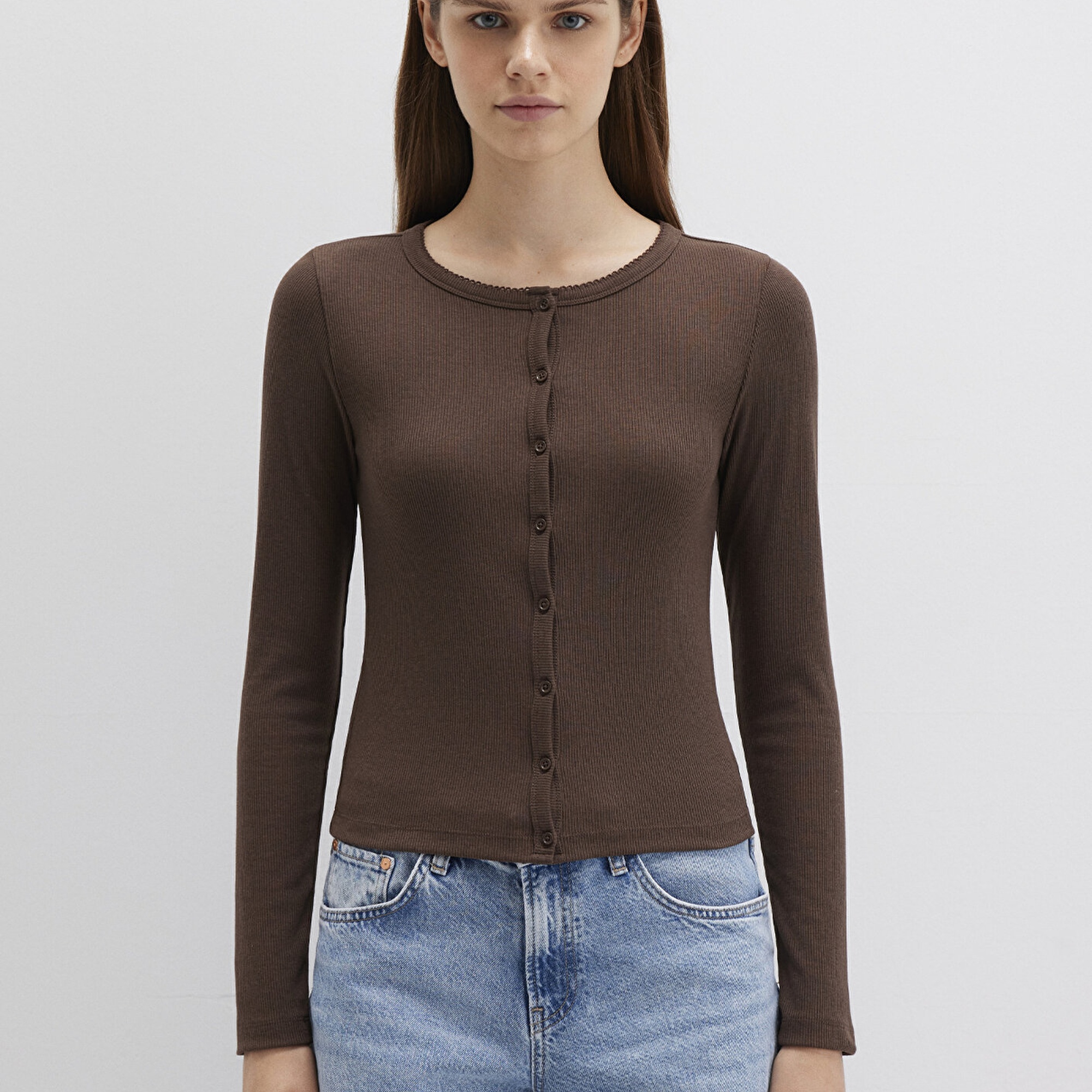 Mavi Düğme Detaylı Kahverengi Uzun Kollu Tişört Fitted / Vücuda Oturan Kesim 1613330-88067