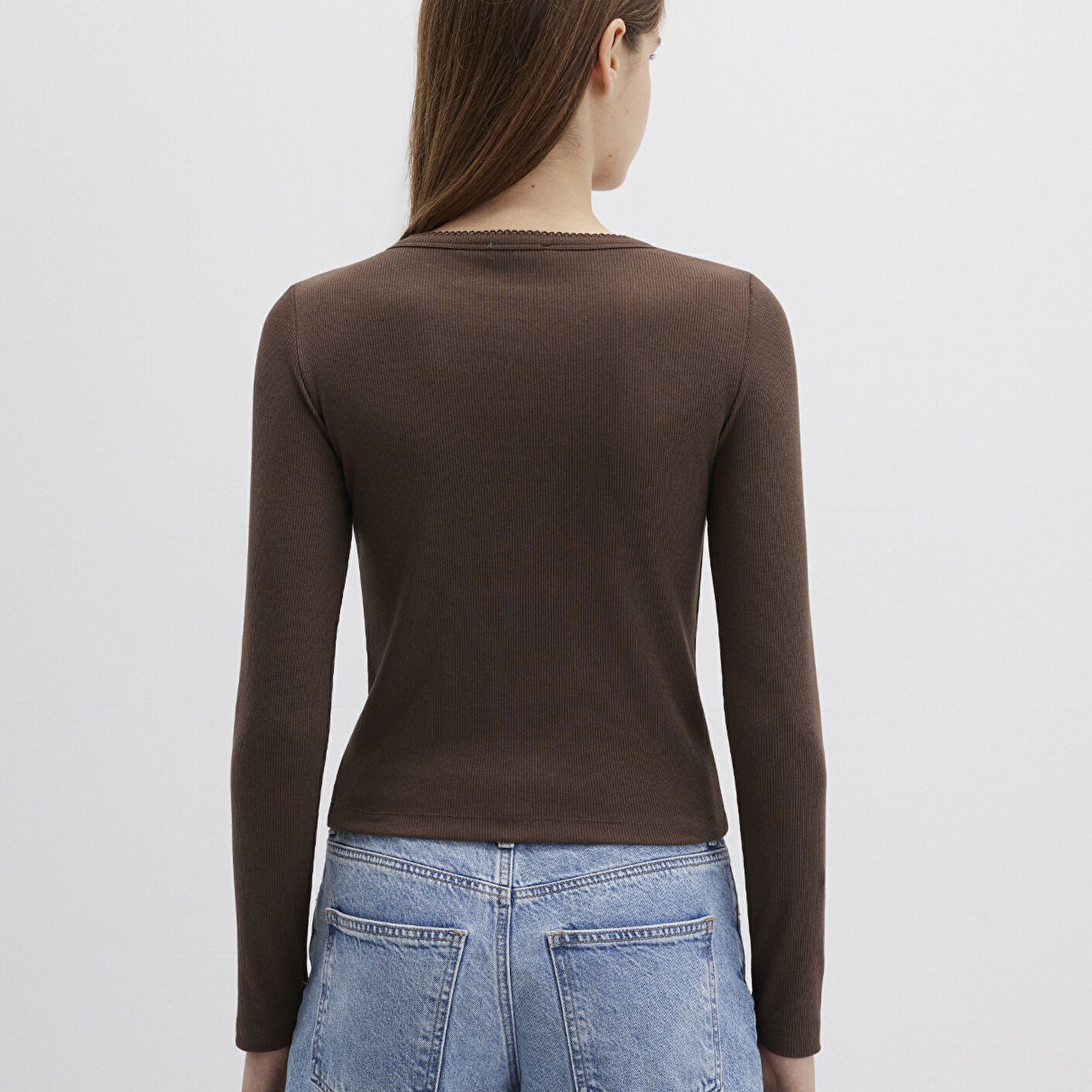 Mavi Düğme Detaylı Kahverengi Uzun Kollu Tişört Fitted / Vücuda Oturan Kesim 1613330-88067