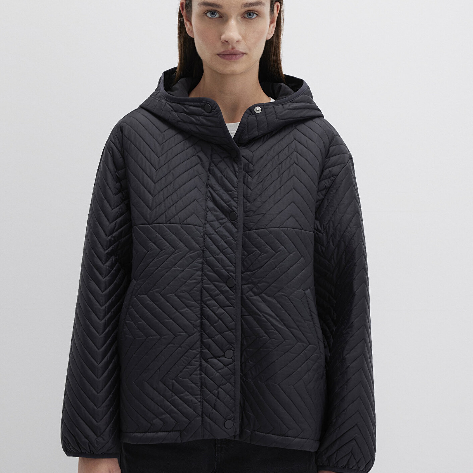 Mavi Kapüşonlu Kapitone Siyah Ceket Loose Fit / Bol Rahat Kesim 1110460-900