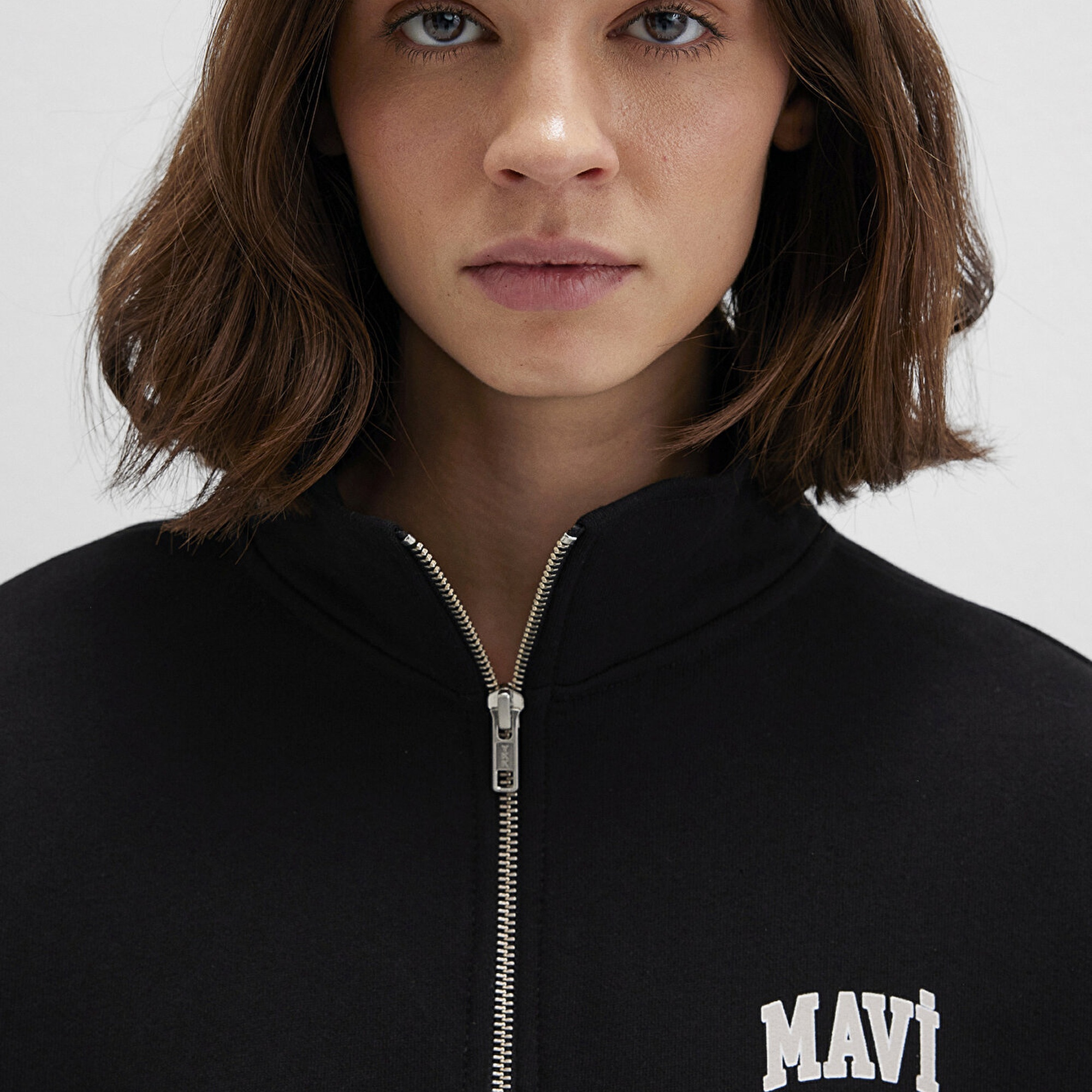 Mavi Mavi Logo Baskılı Yarı Fermuarlı Siyah Sweatshirt 1S10179-900