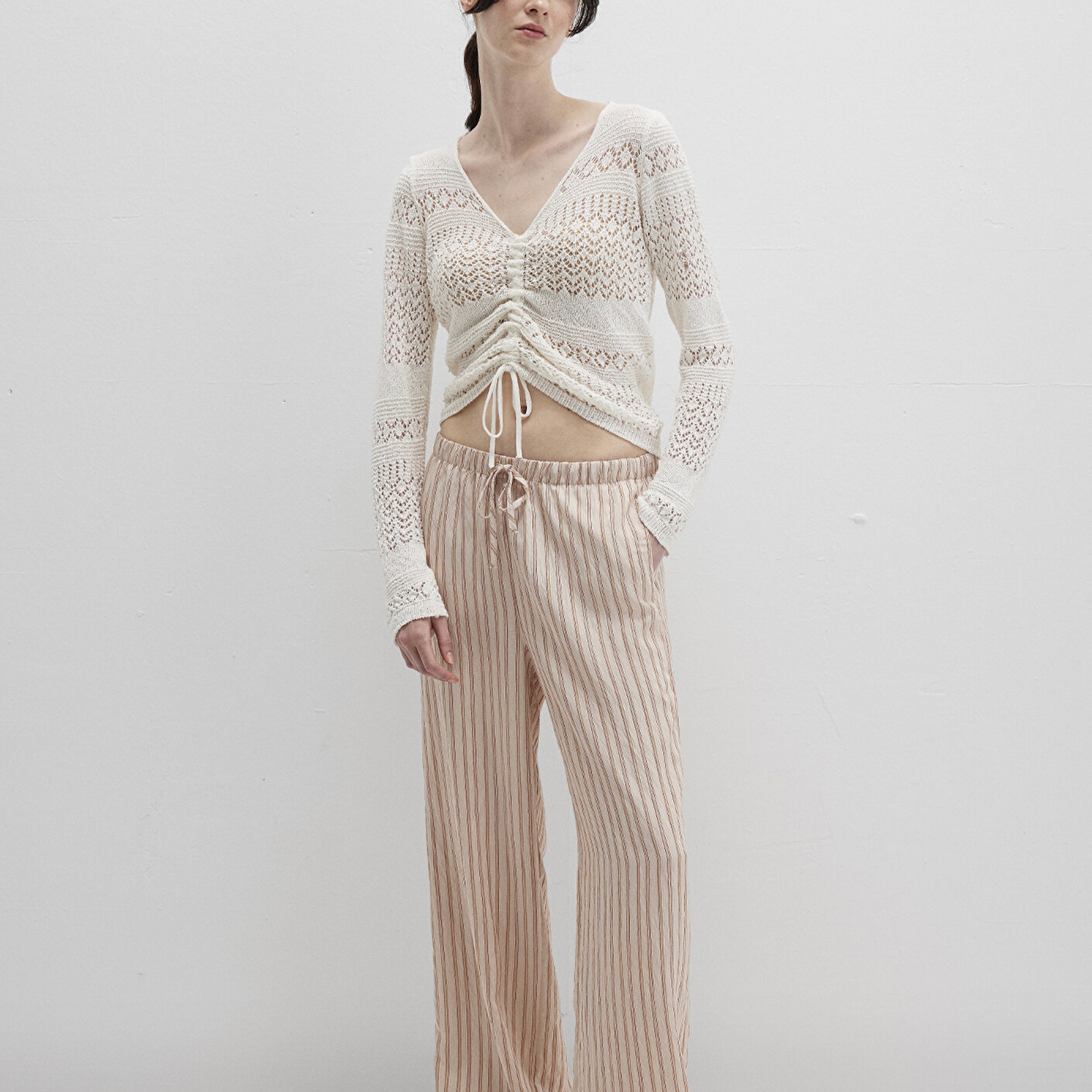 Mavi Bağcıklı Ekru Triko Top 1710758-70057