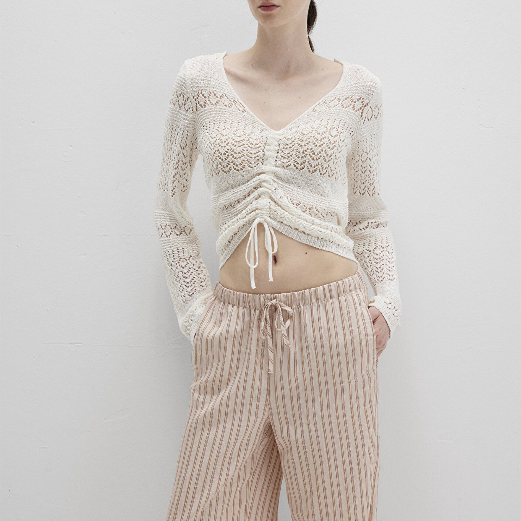 Mavi Bağcıklı Ekru Triko Top 1710758-70057