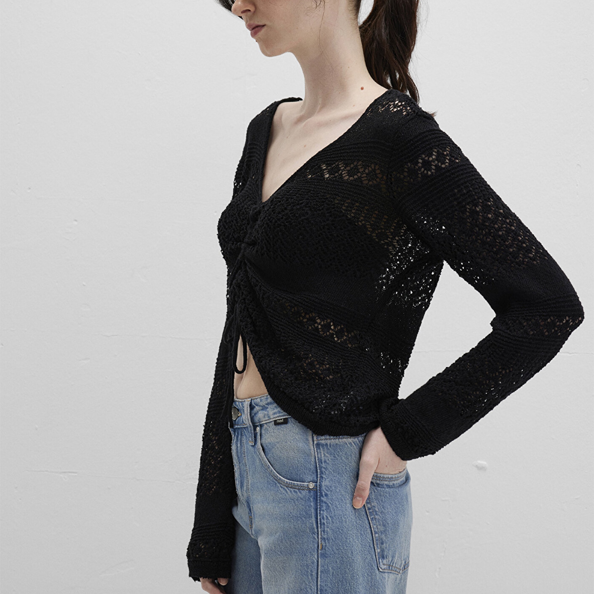 Mavi Bağcıklı Siyah Triko Top 1710758-900