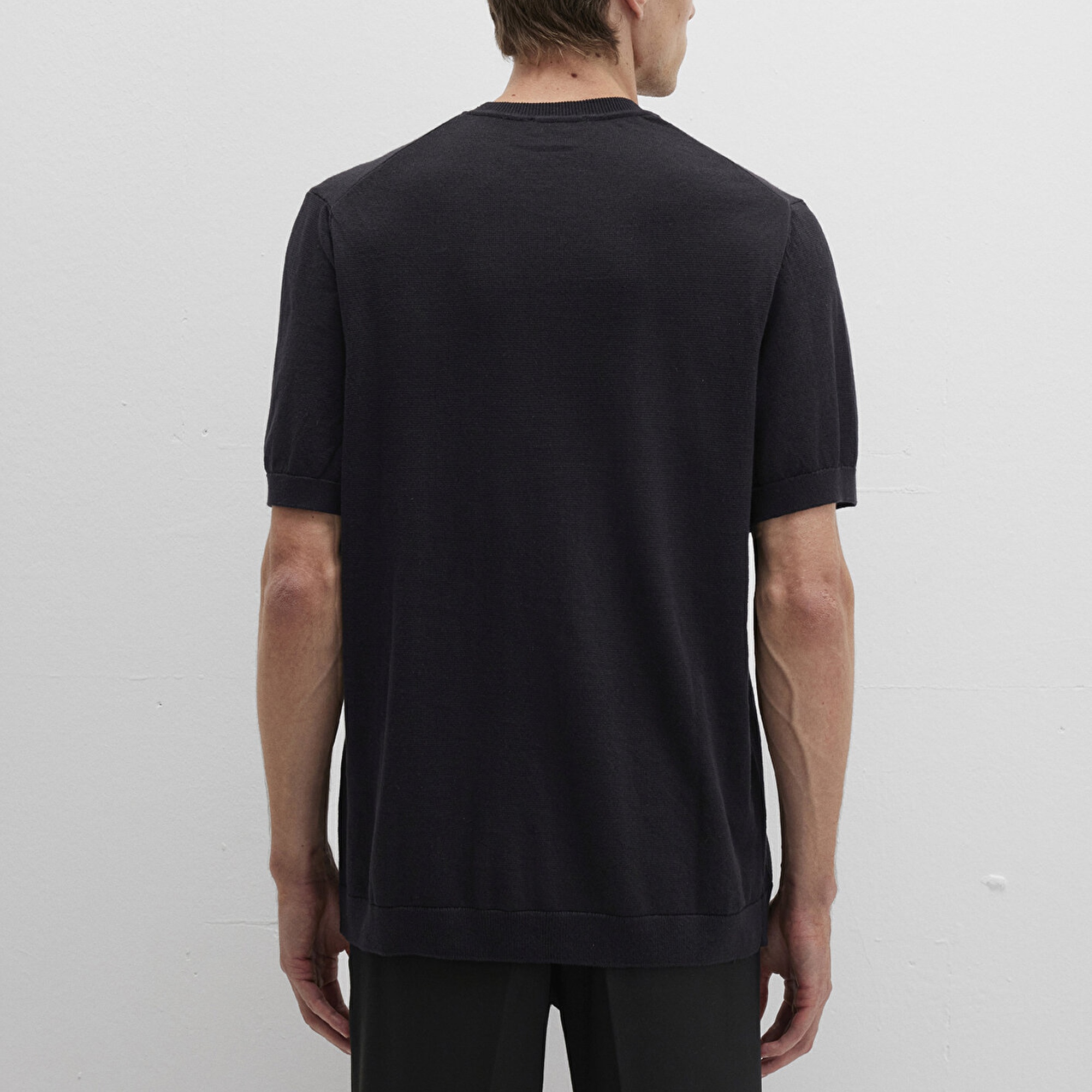 Mavi Kısa Kollu Siyah Triko Tişört Regular Fit / Normal Kesim 0710312-900