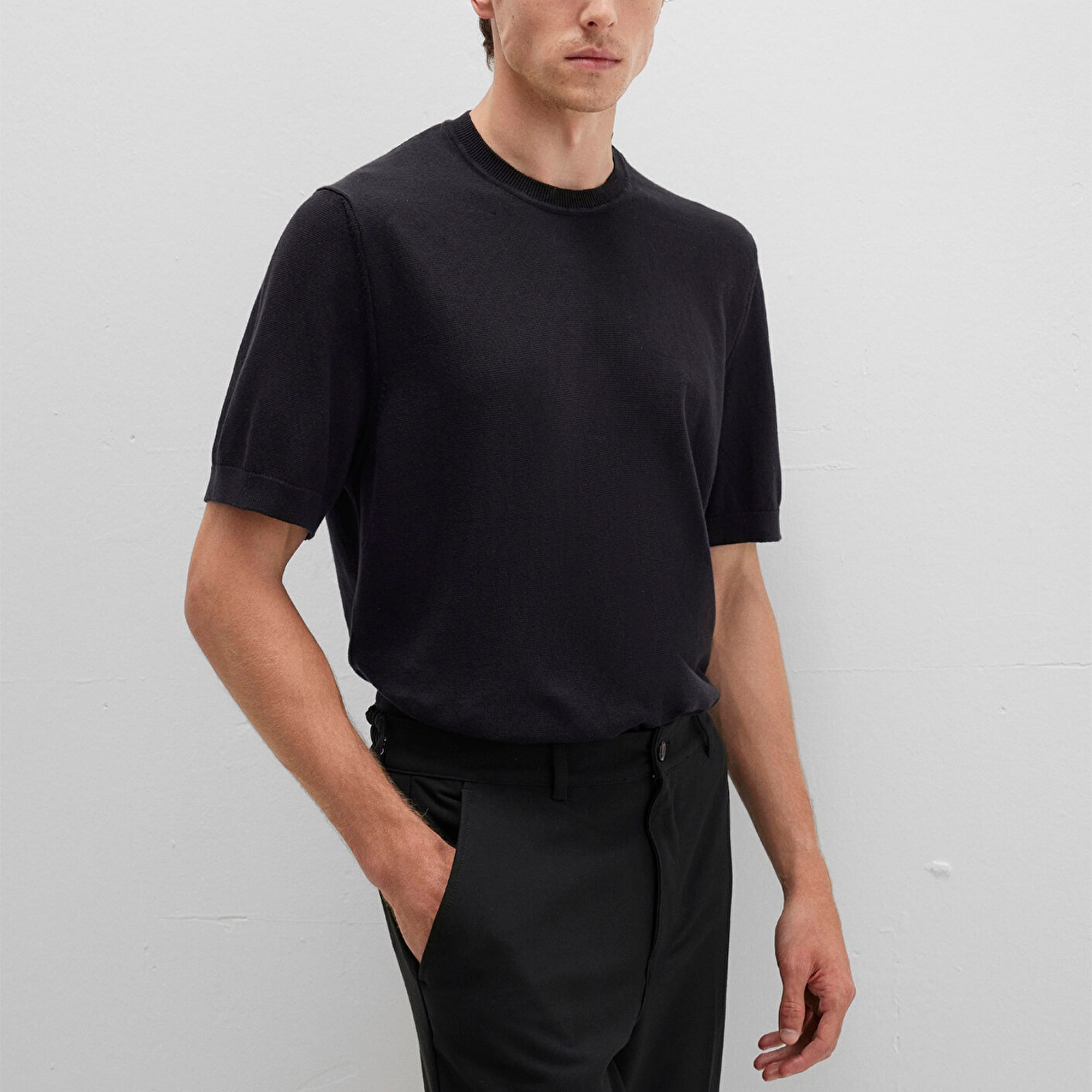 Mavi Kısa Kollu Siyah Triko Tişört Regular Fit / Normal Kesim 0710312-900