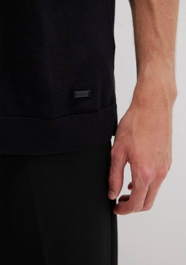  Mavi Kısa Kollu Siyah Triko Tişört Regular Fit / Normal Kesim 0710312-900