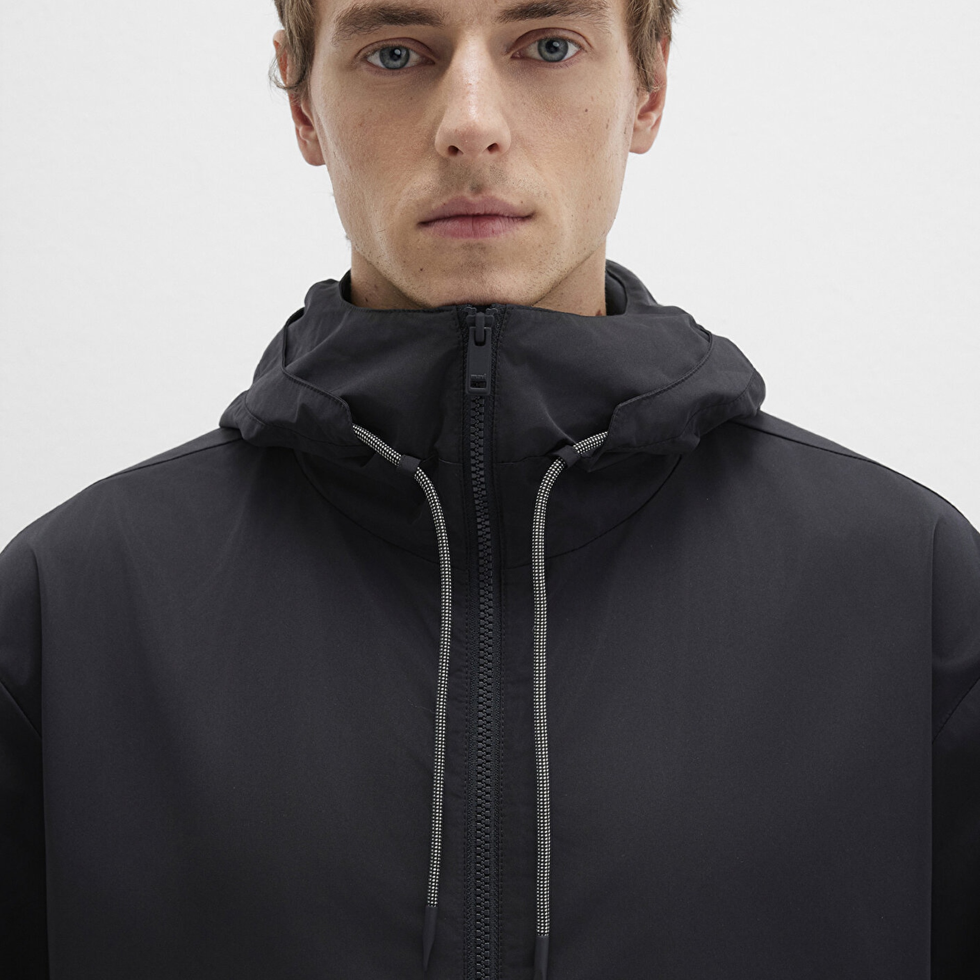 Mavi Kapüşonlu Siyah Ceket Oversize / Geniş Kesim 0110641-71379