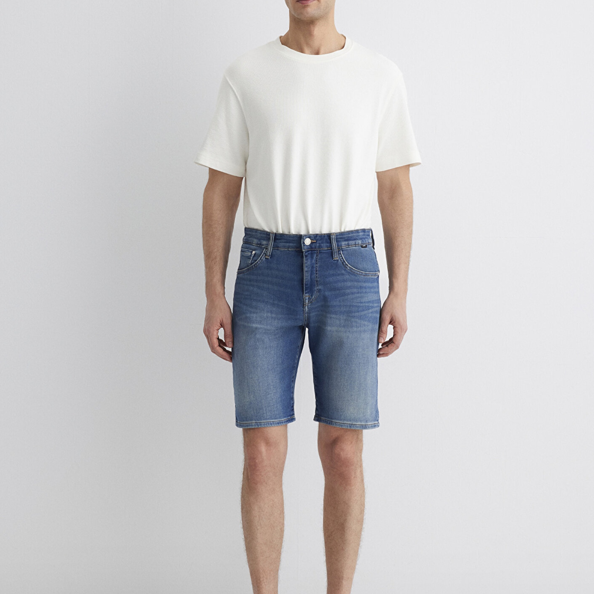 Mavi Brian Sporty Koyu Mavi Jean Şort 0418490389