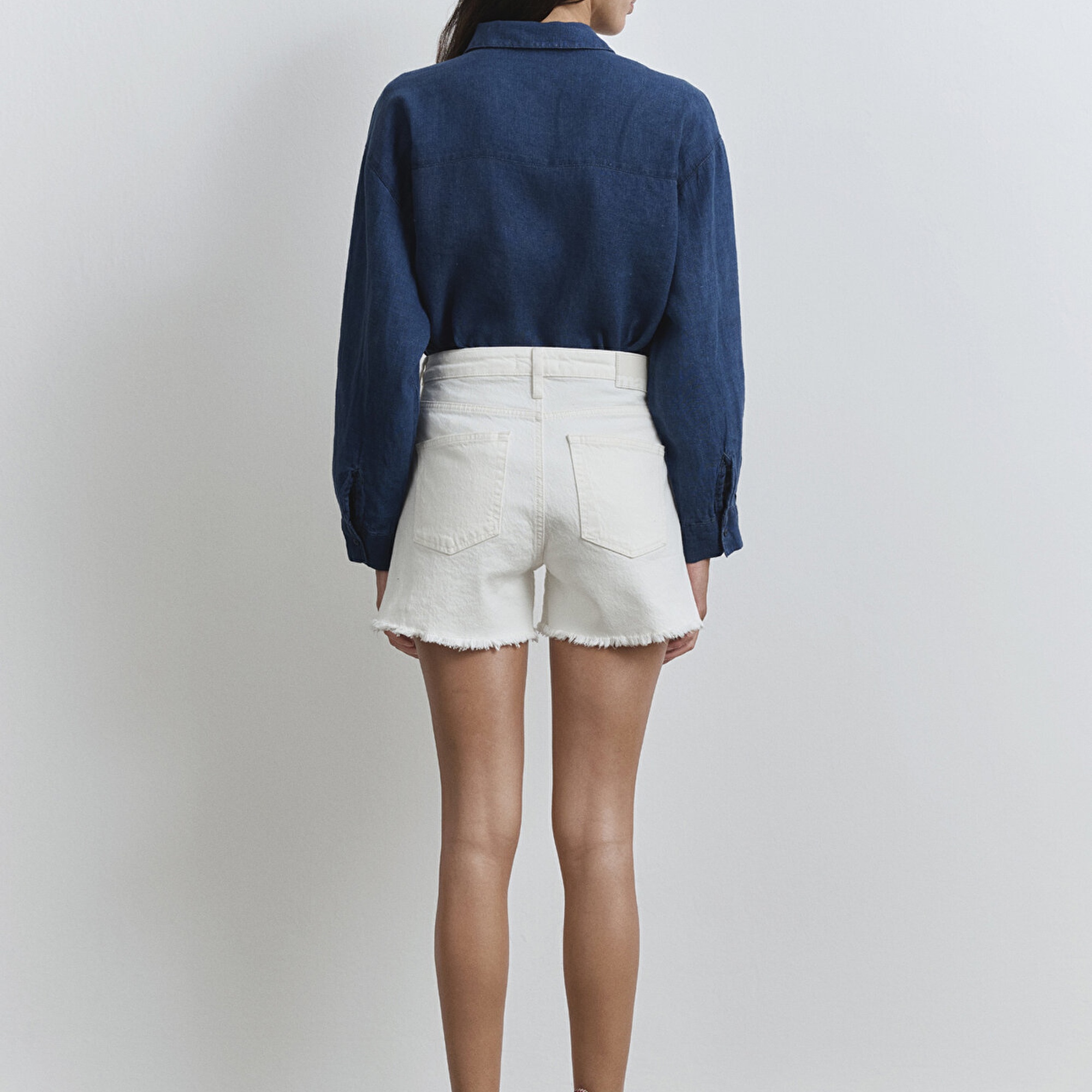 Mavi Heidi 90lar Kırık Beyaz Jean Şort 1410057-90426