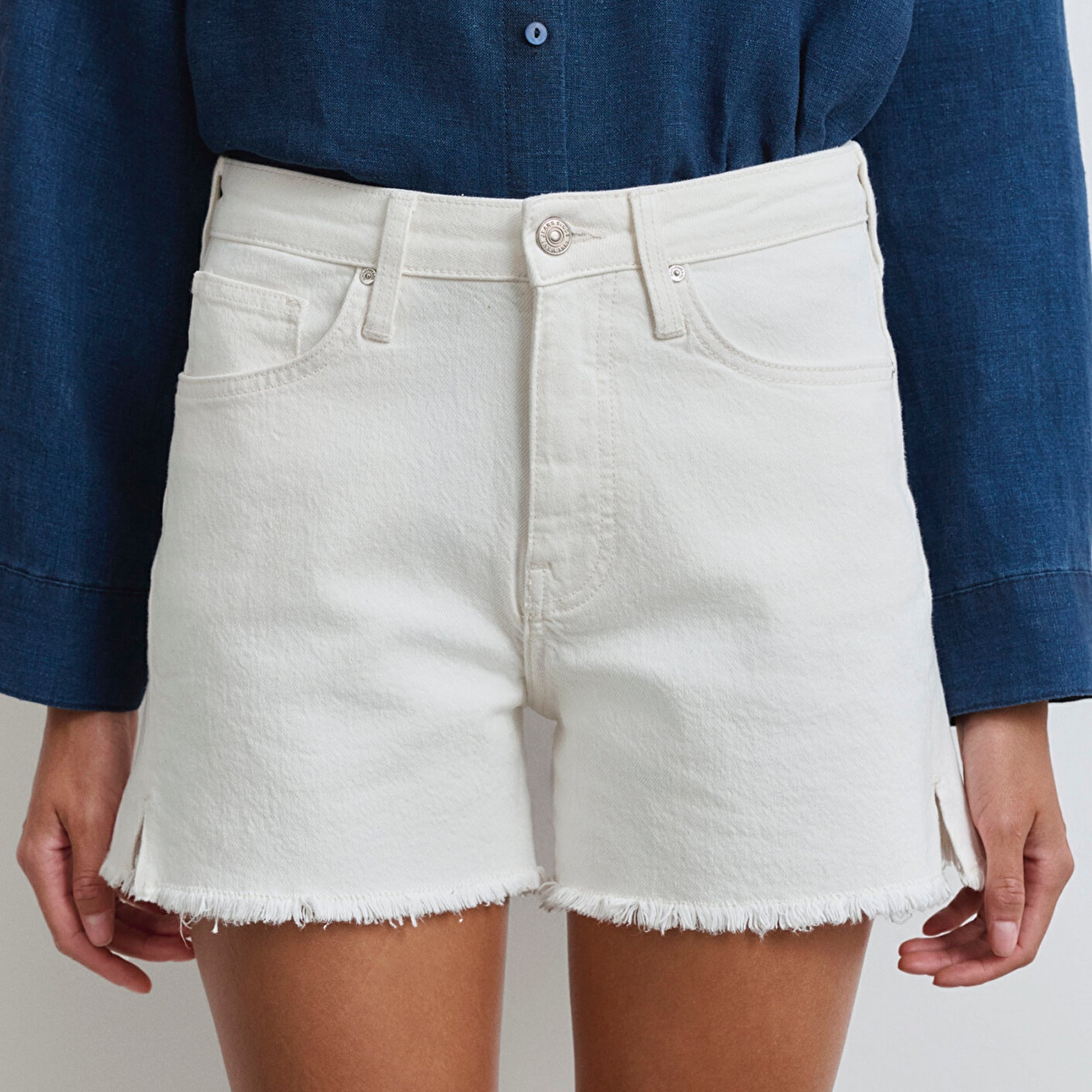 Mavi Heidi 90lar Kırık Beyaz Jean Şort 1410057-90426