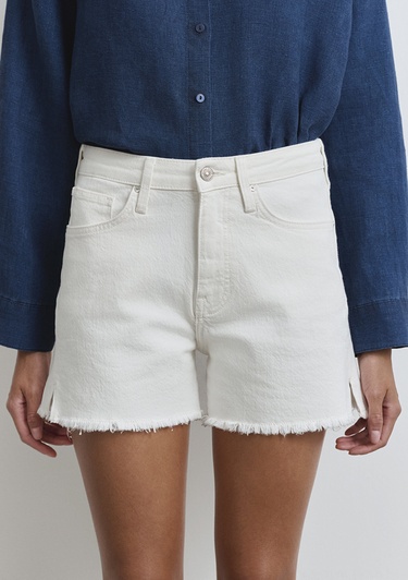  Mavi Heidi 90lar Kırık Beyaz Jean Şort 1410057-90426
