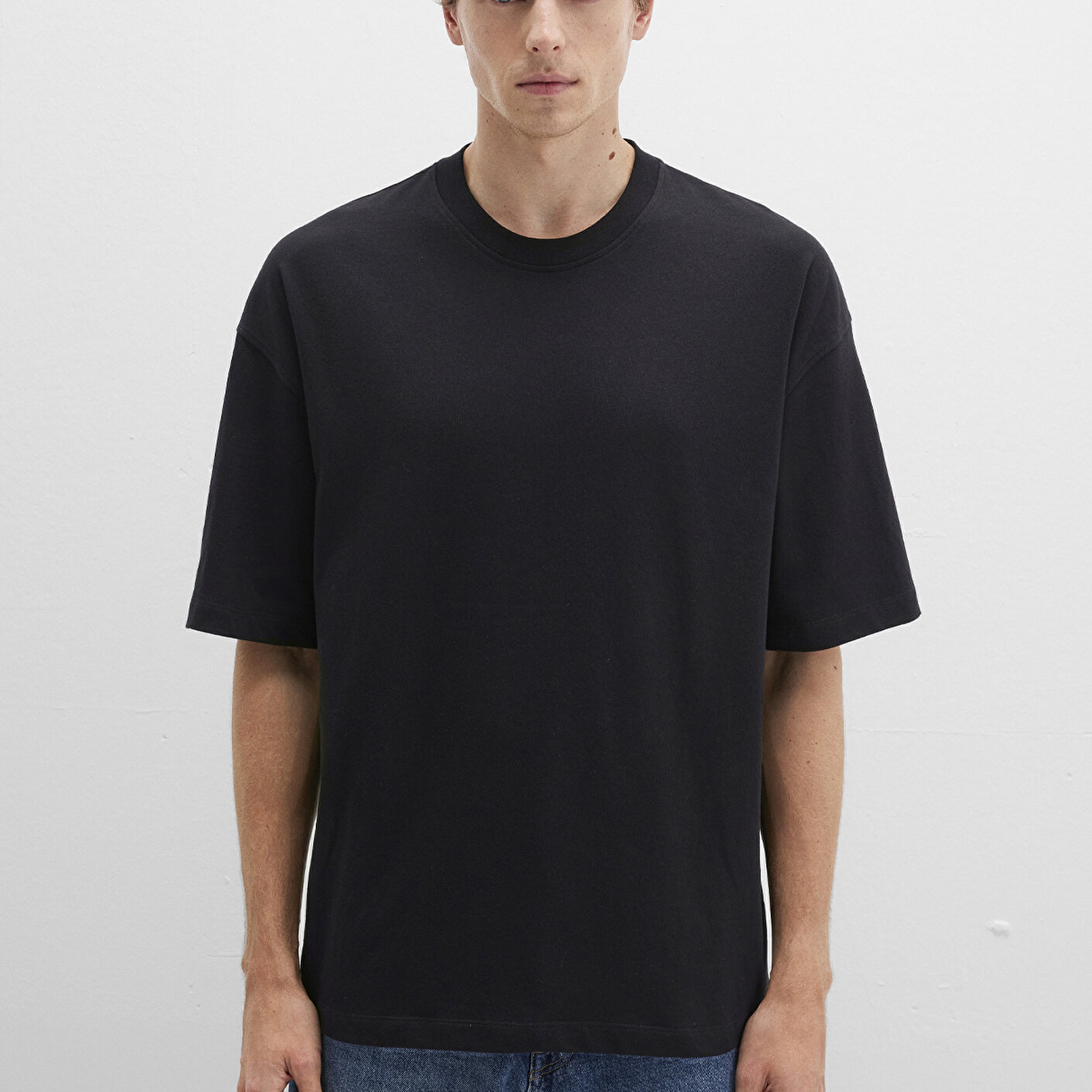 Mavi Bisiklet Yaka Siyah Basic Tişört Oversize / Geniş Kesim 0613113-900