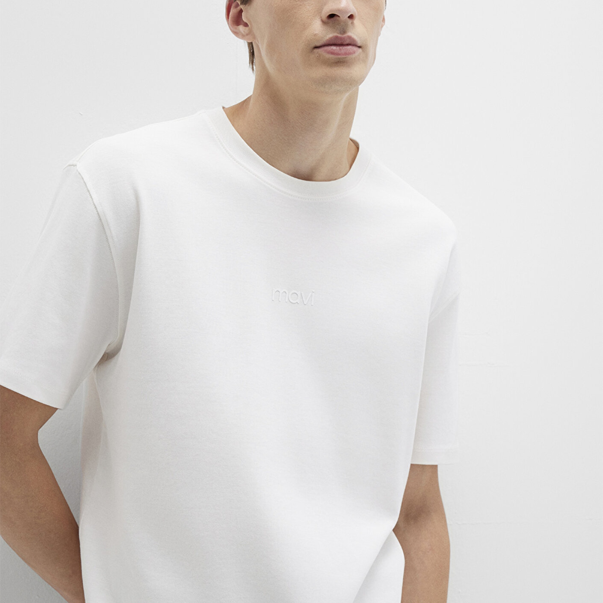 Mavi Mavi Logo Baskılı Beyaz Tişört Loose Fit / Bol Rahat Kesim 0613102-80194