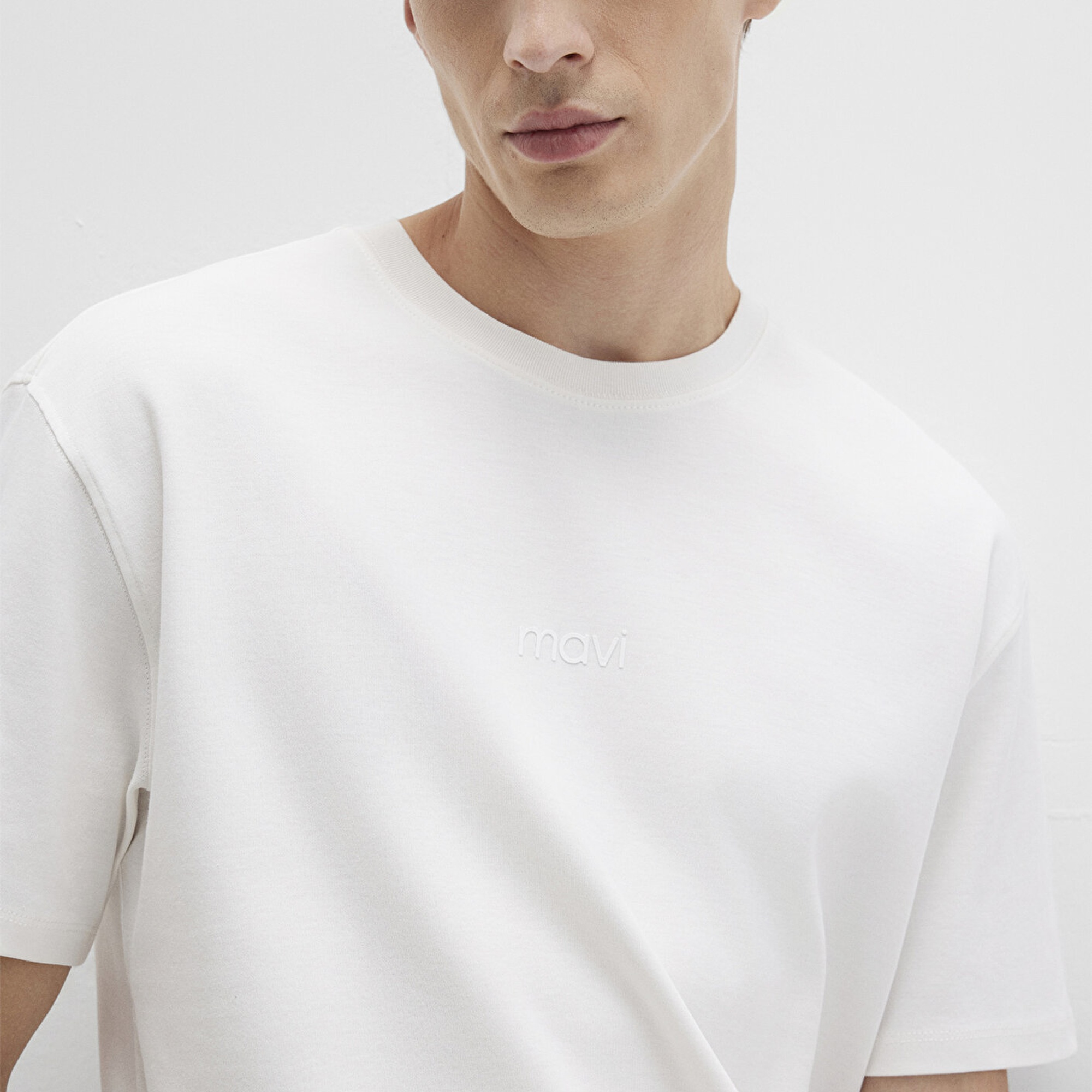 Mavi Mavi Logo Baskılı Beyaz Tişört Loose Fit / Bol Rahat Kesim 0613102-80194