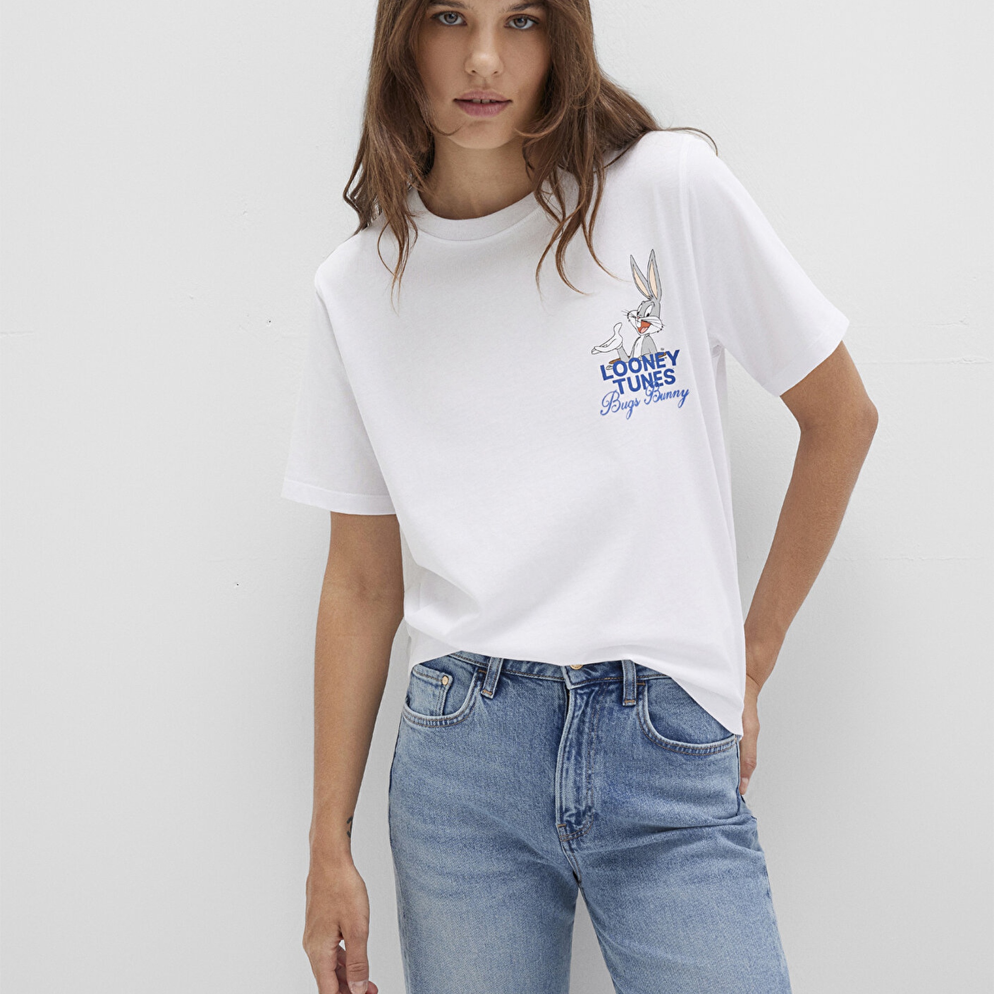Mavi Bugs Bunny Baskılı Beyaz Tişört Regular Fit / Normal Kesim 1613667-620