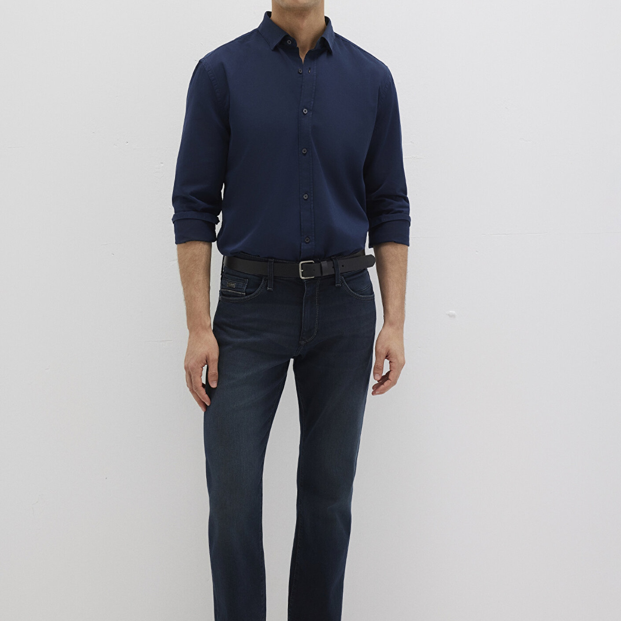 Mavi Tencel TM Liyosel Karışımlı Lacivert Gömlek Slim Fit / Dar Kesim 0211805-82318