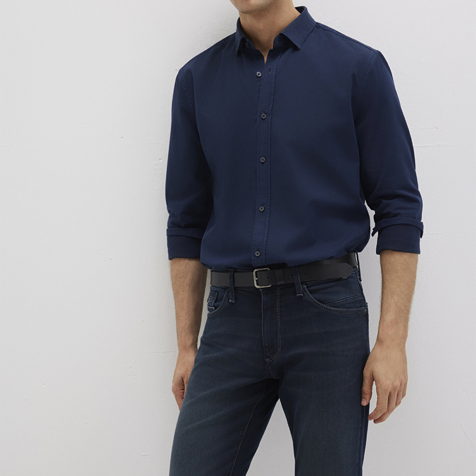 Mavi Tencel TM Liyosel Karışımlı Lacivert Gömlek Slim Fit / Dar Kesim 0211805-82318