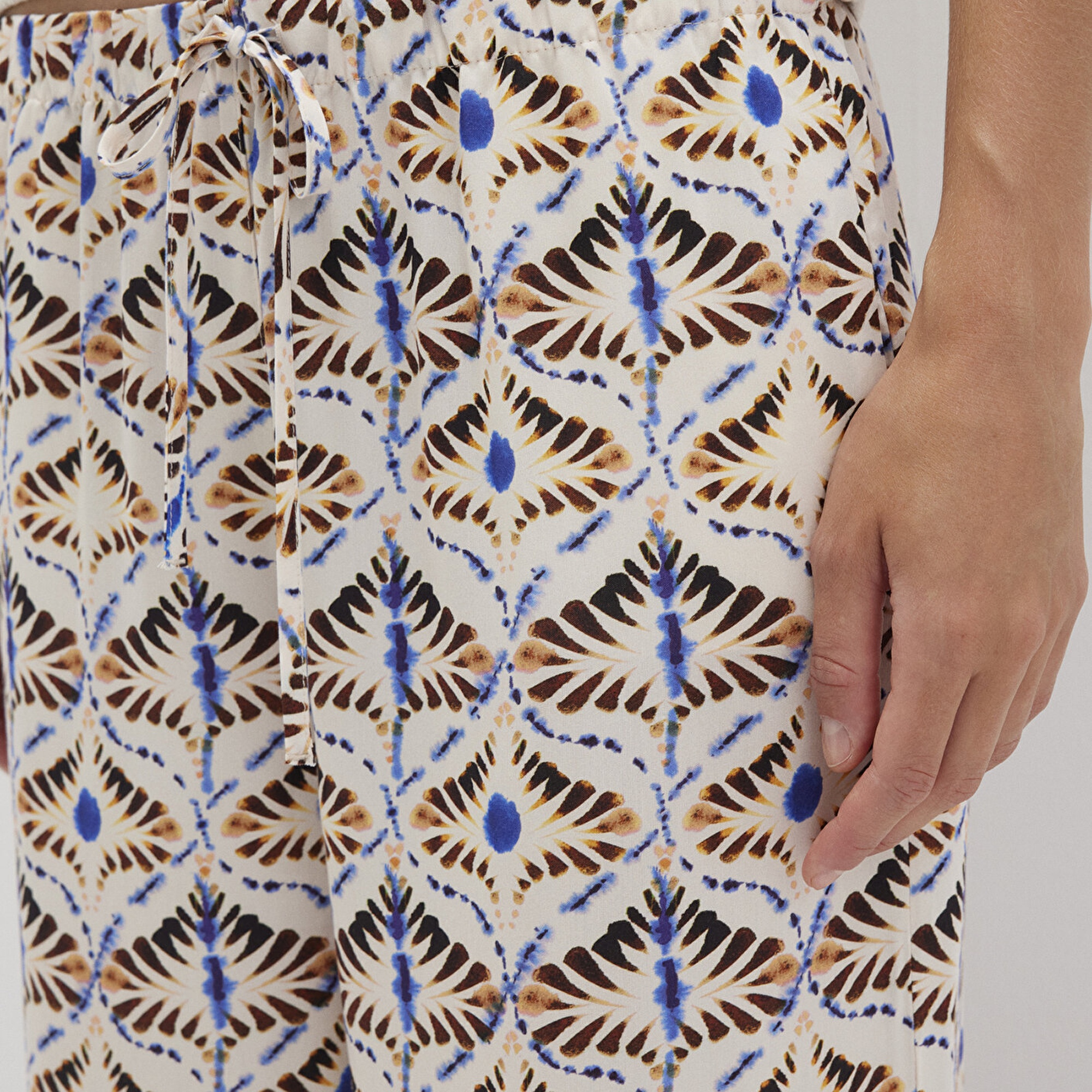 Mavi Etnik Baskılı Bej Pantolon 1011123-91008