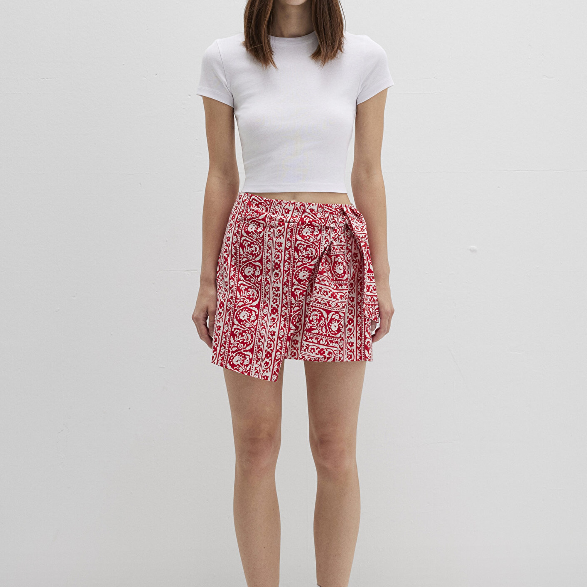 Mavi Bağlama Detaylı Baskılı Kırmızı Mini Etek 1310767-91091