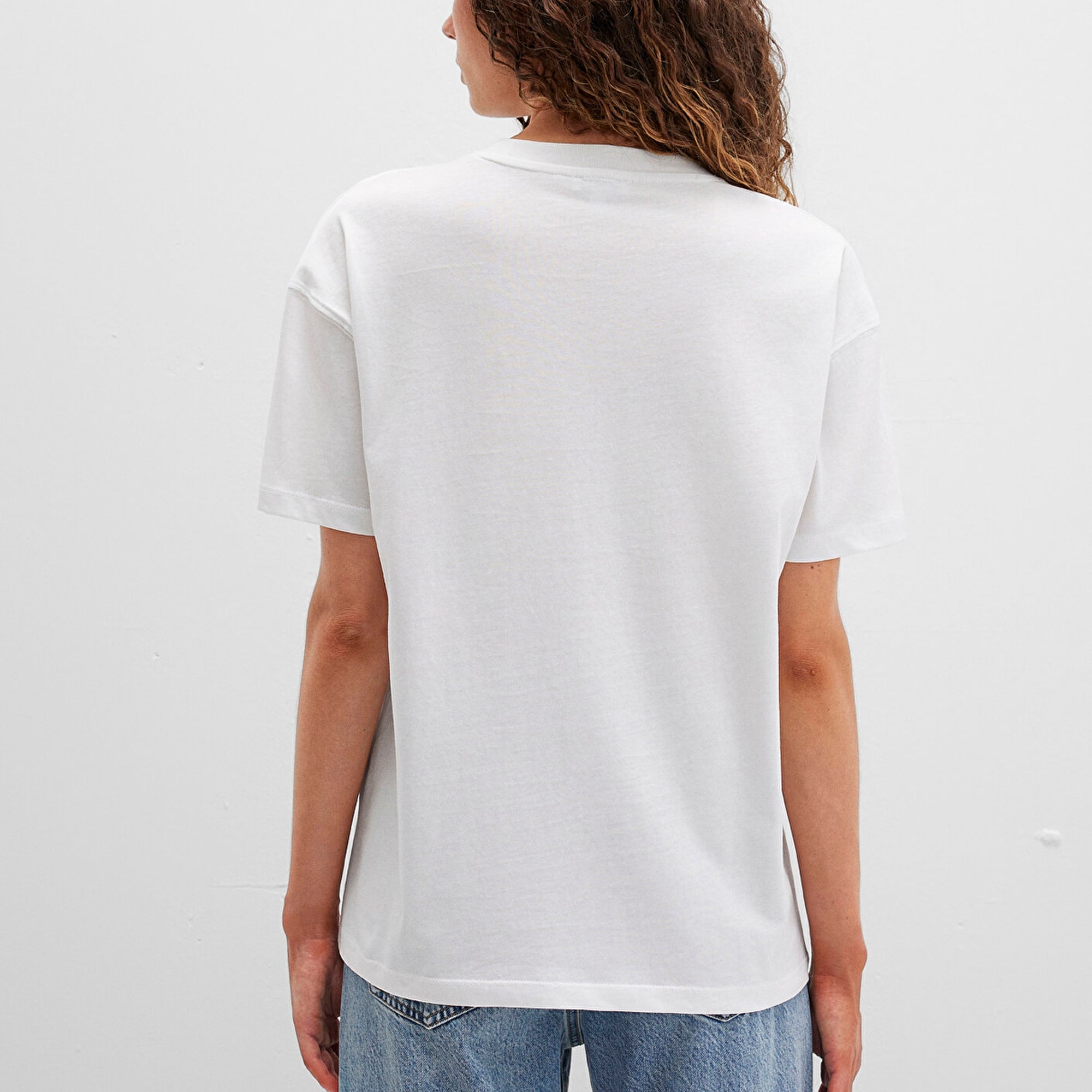 Mavi Mavi Logo Nakışlı Beyaz Tişört Loose Fit / Bol Rahat Kesim 1613467-70057