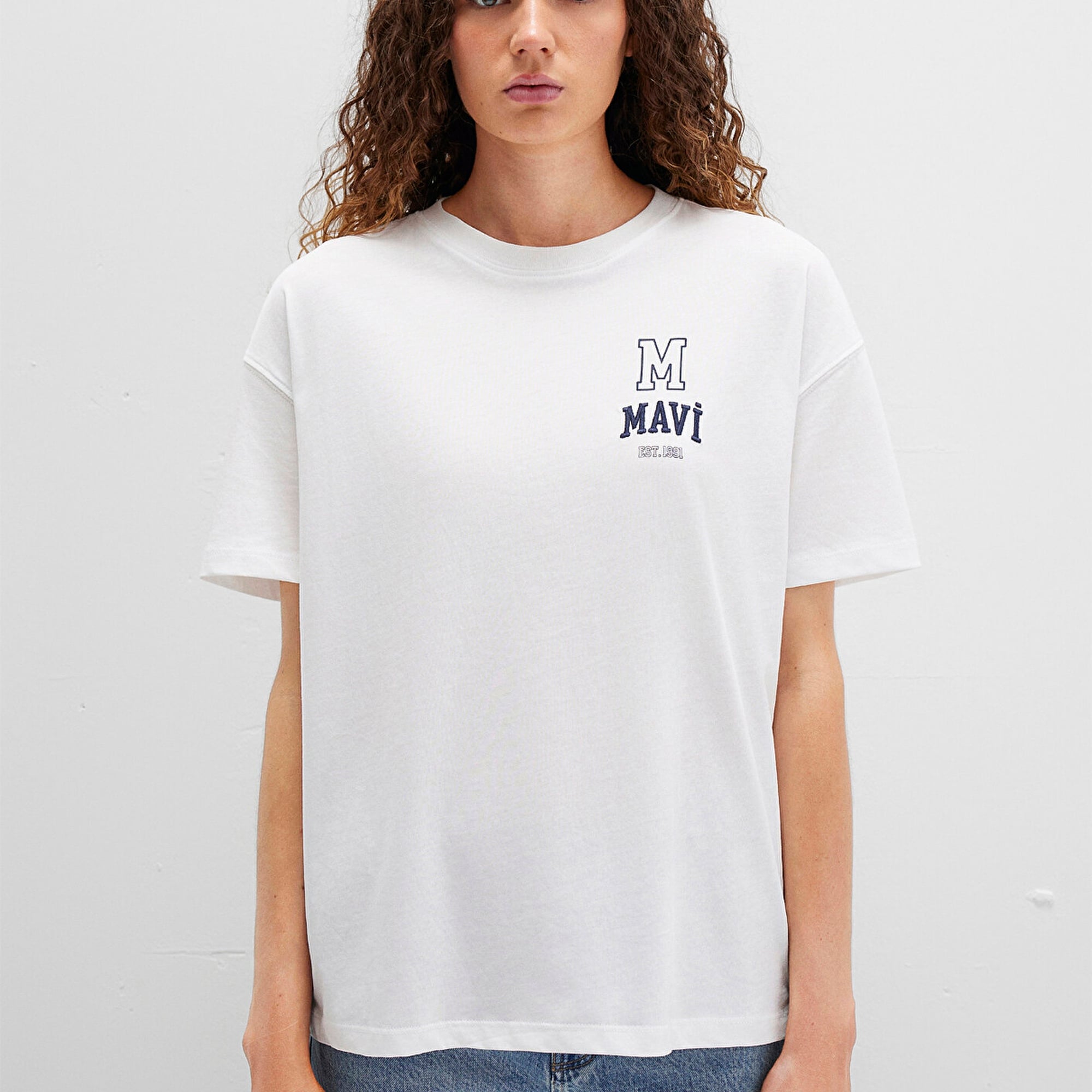 Mavi Mavi Logo Nakışlı Beyaz Tişört Loose Fit / Bol Rahat Kesim 1613467-70057