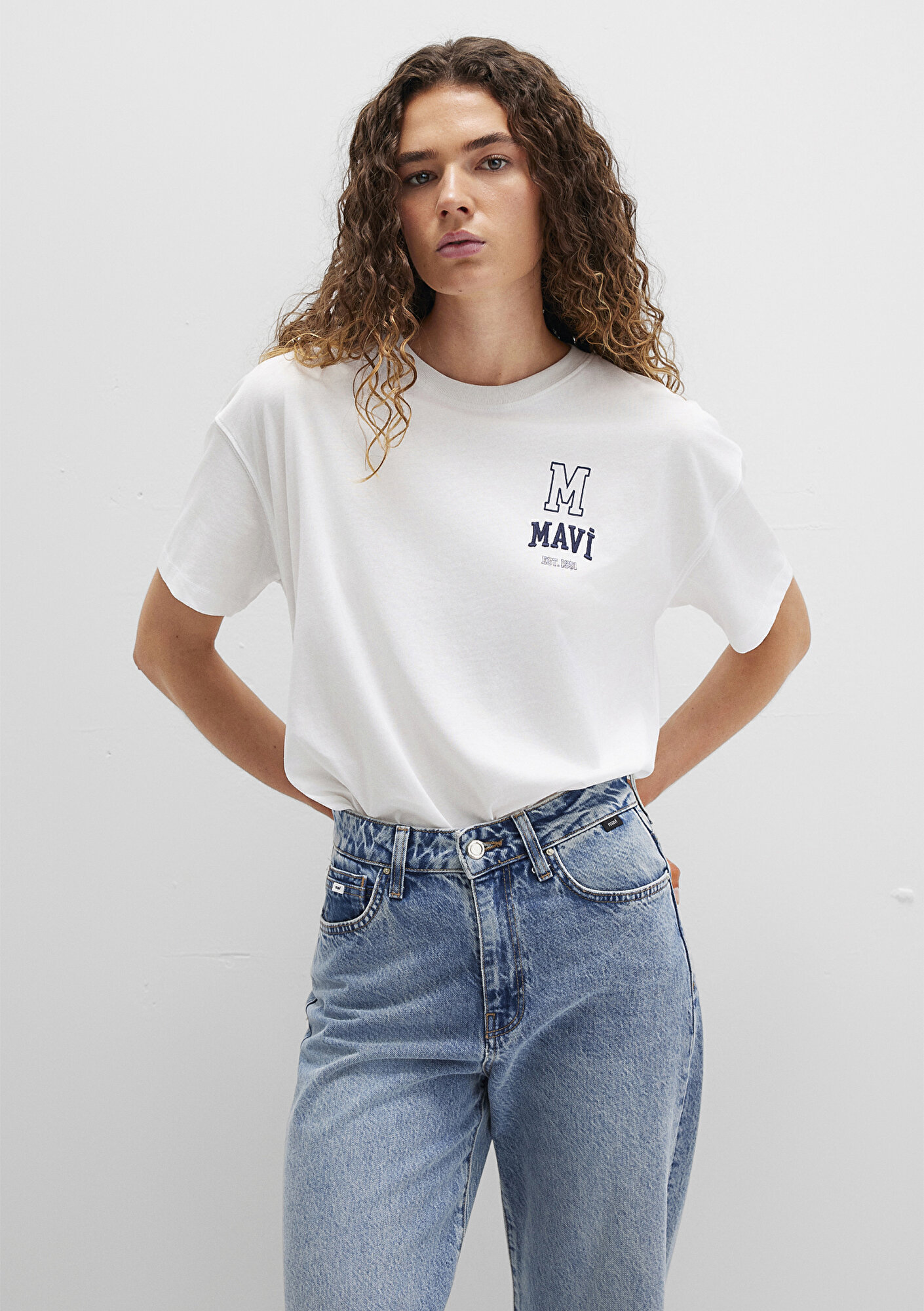  Mavi Mavi Logo Nakışlı Beyaz Tişört Loose Fit / Bol Rahat Kesim 1613467-70057