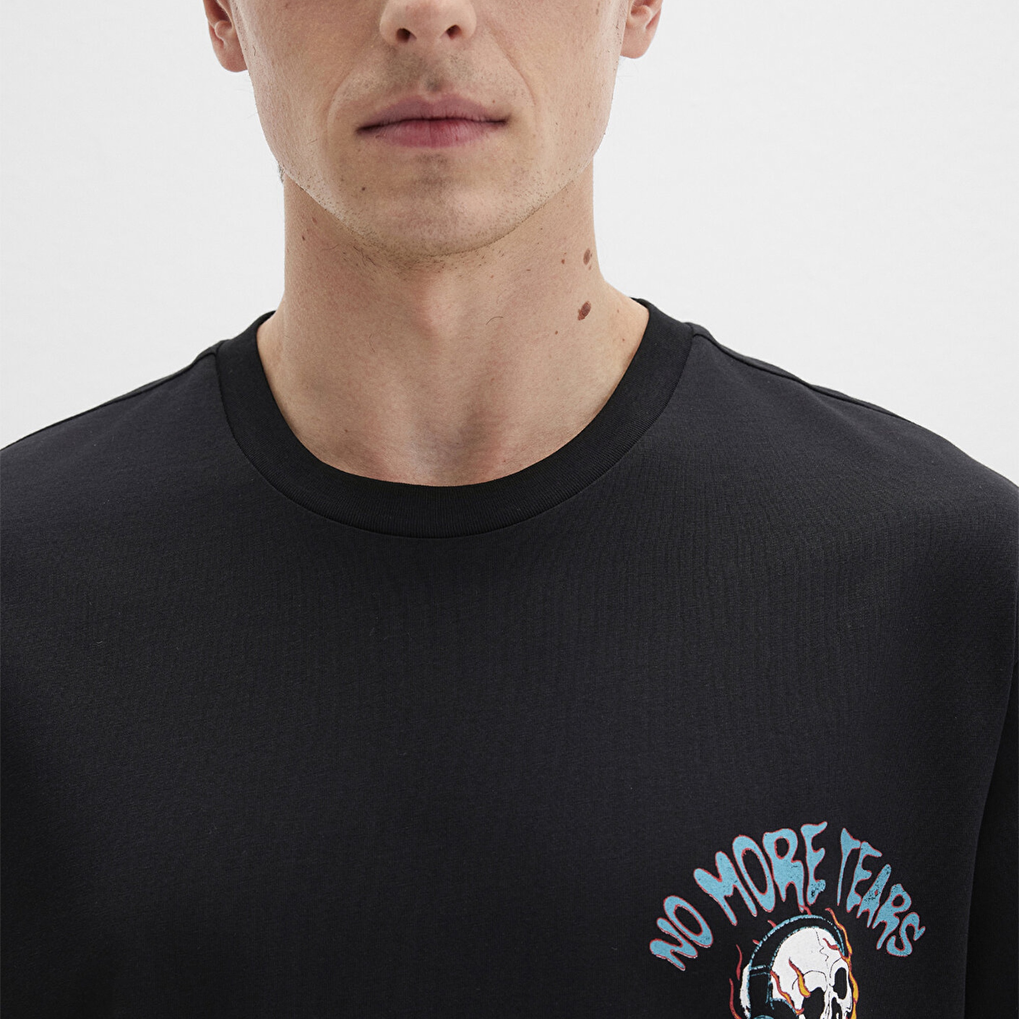 Mavi Kurukafa Baskılı Siyah Tişört Loose Fit / Bol Rahat Kesim 0612842-900