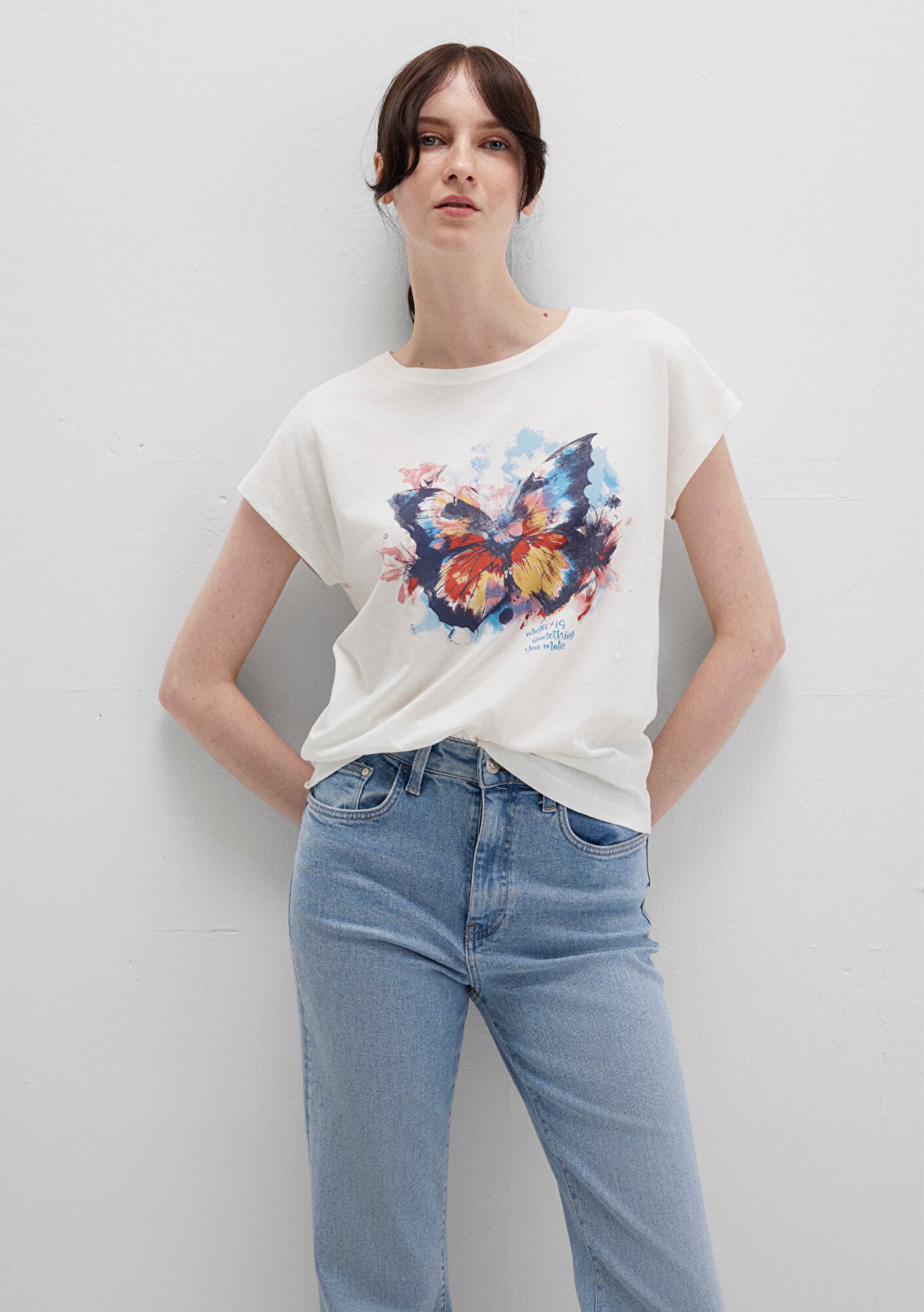  Mavi Kelebek Baksılı Beyaz Tişört Regular Fit / Normal Kesim 1613457-80194