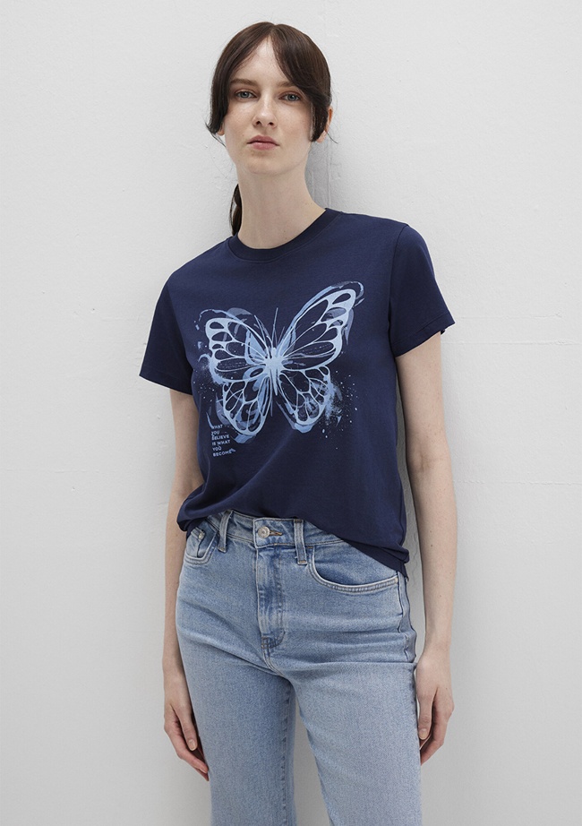  Mavi Kelebek Baskılı Lacivert Tişört Semi Slim Fit / Yarı Dar Kesim 1613456-70497