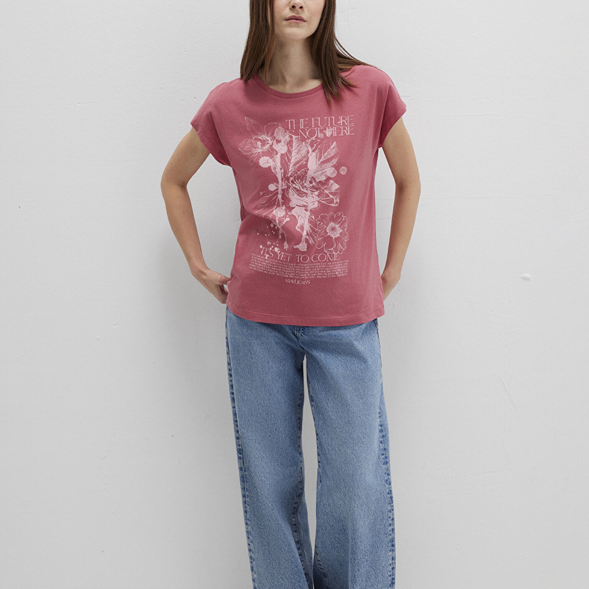 Mavi Çiçek Baskılı Pembe Tişört Regular Fit / Normal Kesim 1613480-71104