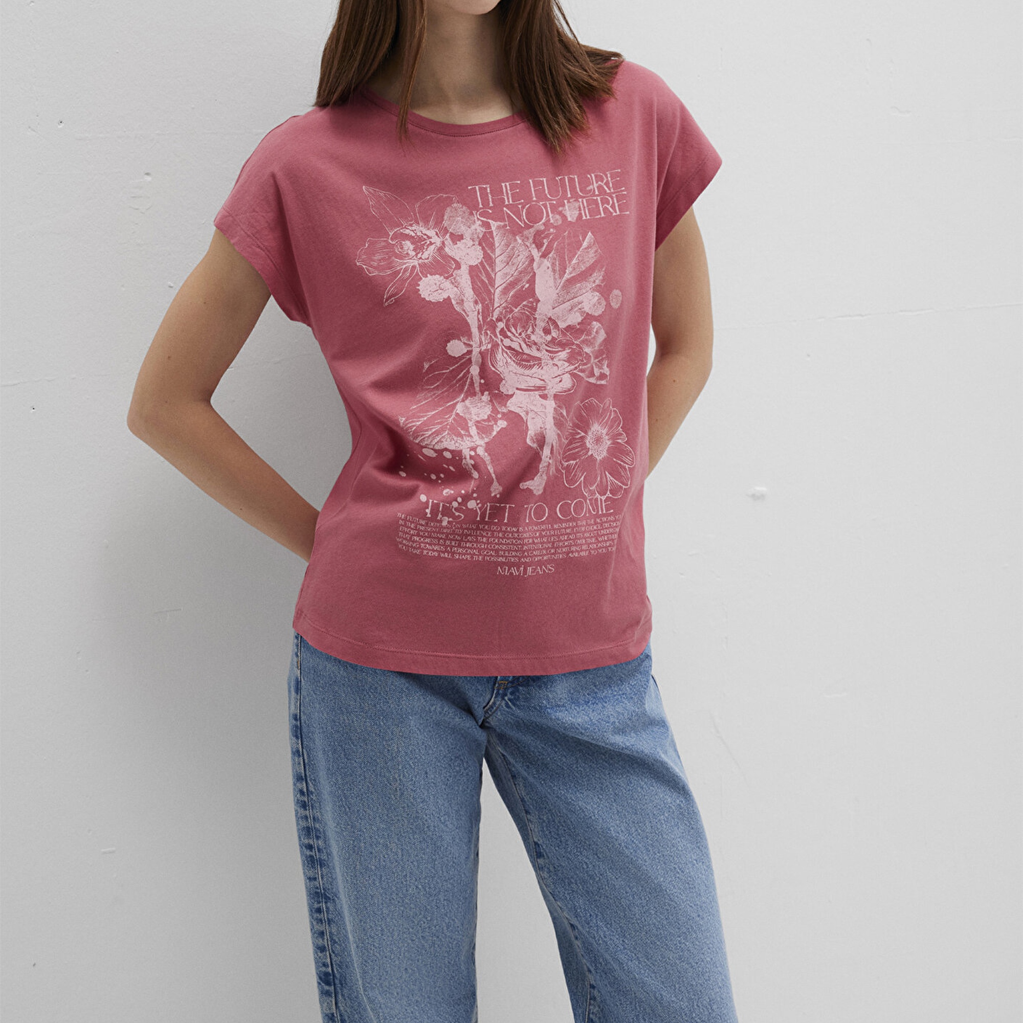 Mavi Çiçek Baskılı Pembe Tişört Regular Fit / Normal Kesim 1613480-71104