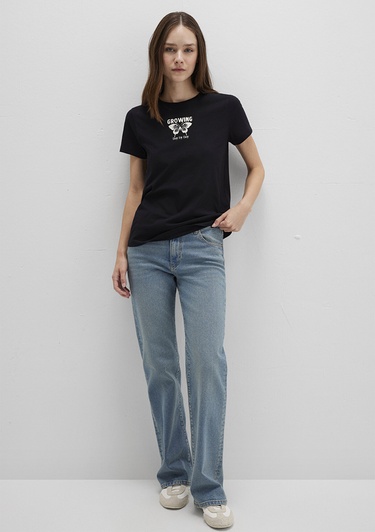  Mavi Çiçek Baskılı Siyah Tişört Semi Slim Fit / Yarı Dar Kesim 1613476-900