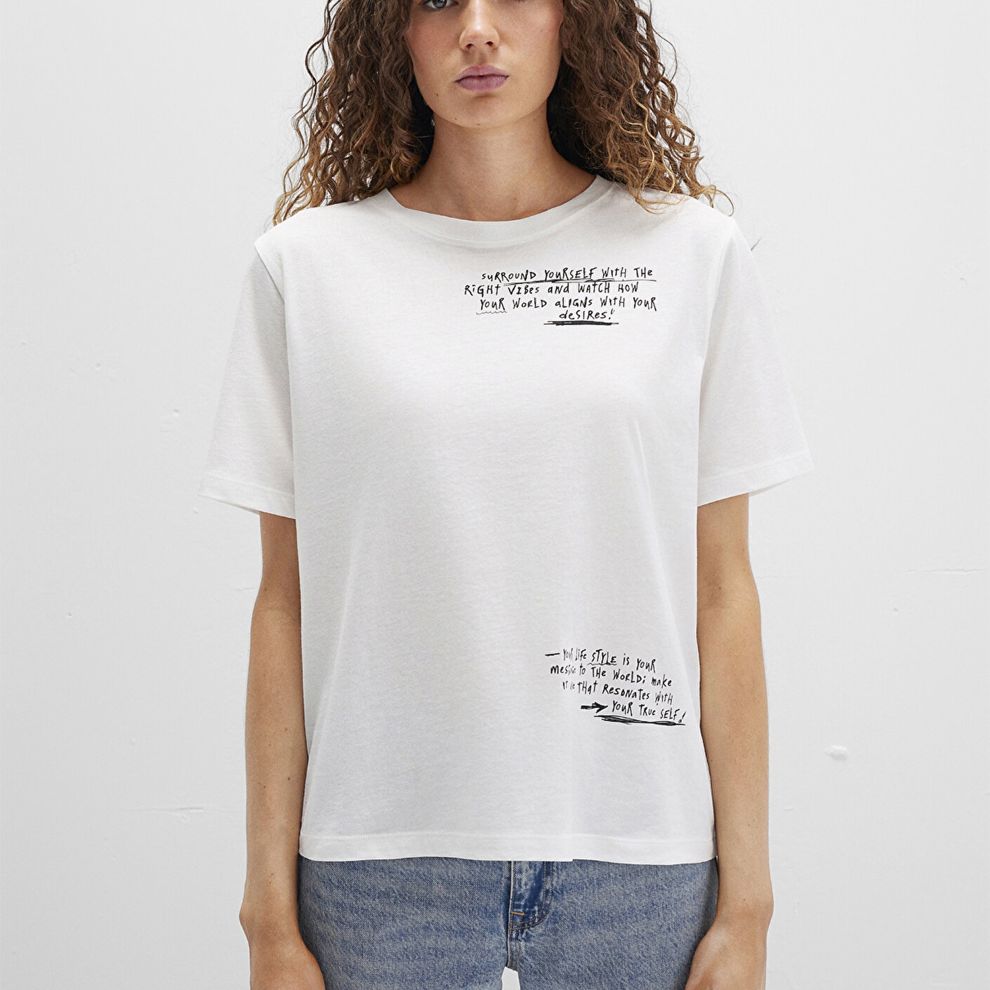 Mavi Baskılı Beyaz Tişört Regular Fit / Normal Kesim 1613485-70057