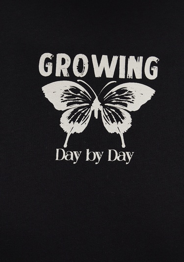  Mavi Çiçek Baskılı Siyah Tişört Semi Slim Fit / Yarı Dar Kesim 1613476-900