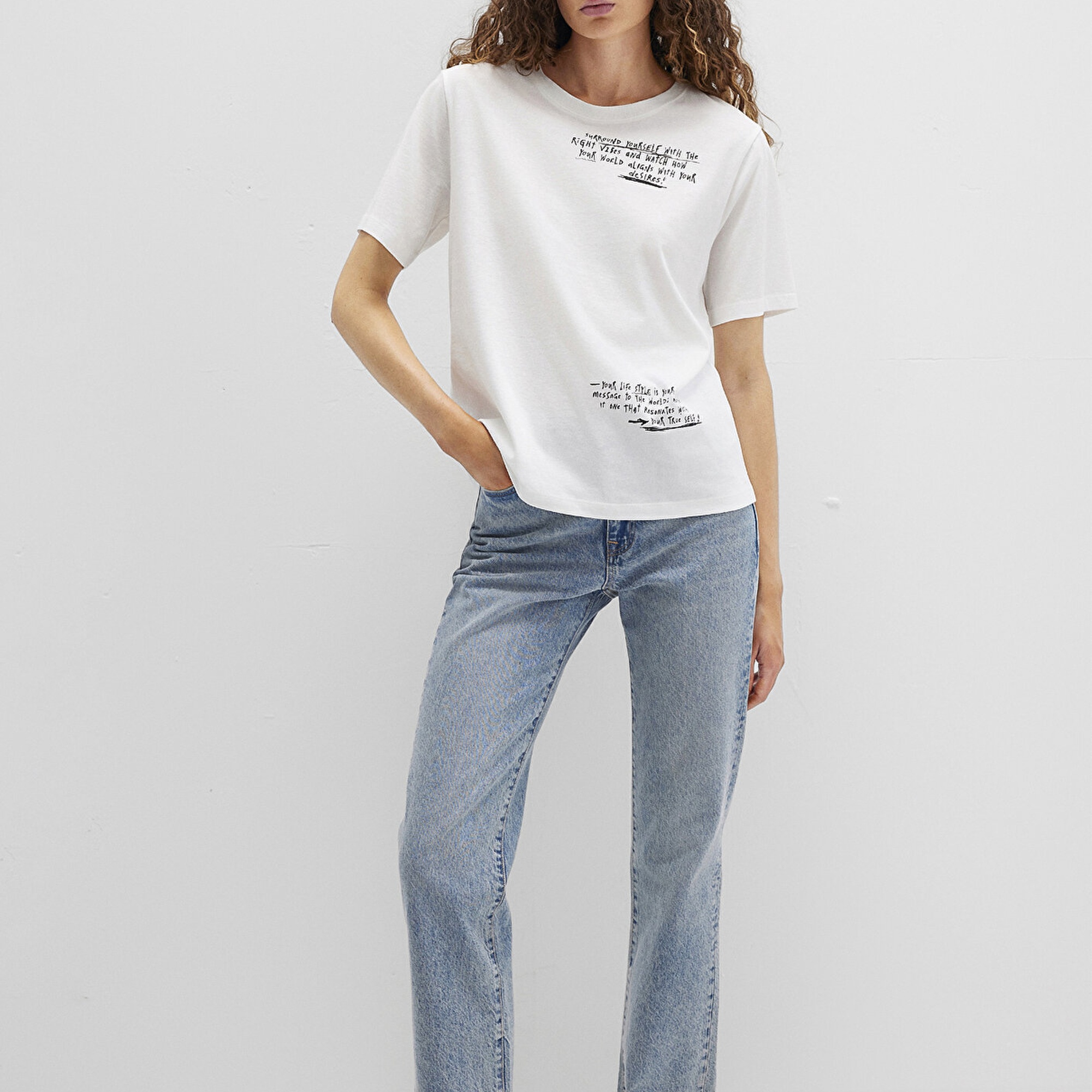 Mavi Baskılı Beyaz Tişört Regular Fit / Normal Kesim 1613485-70057