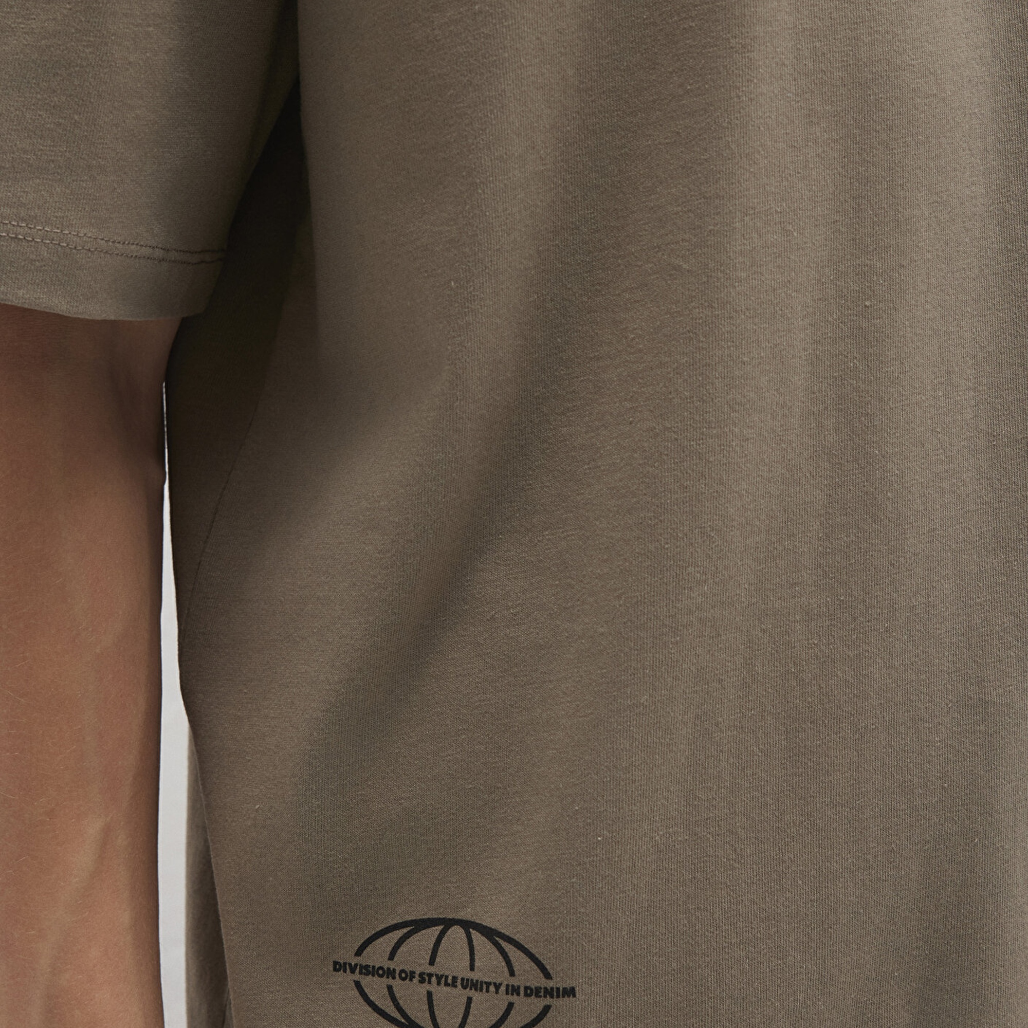 Mavi Baskılı Kahverengi Tişört Relaxed Fit / Rahat Kesim 0612912-70355