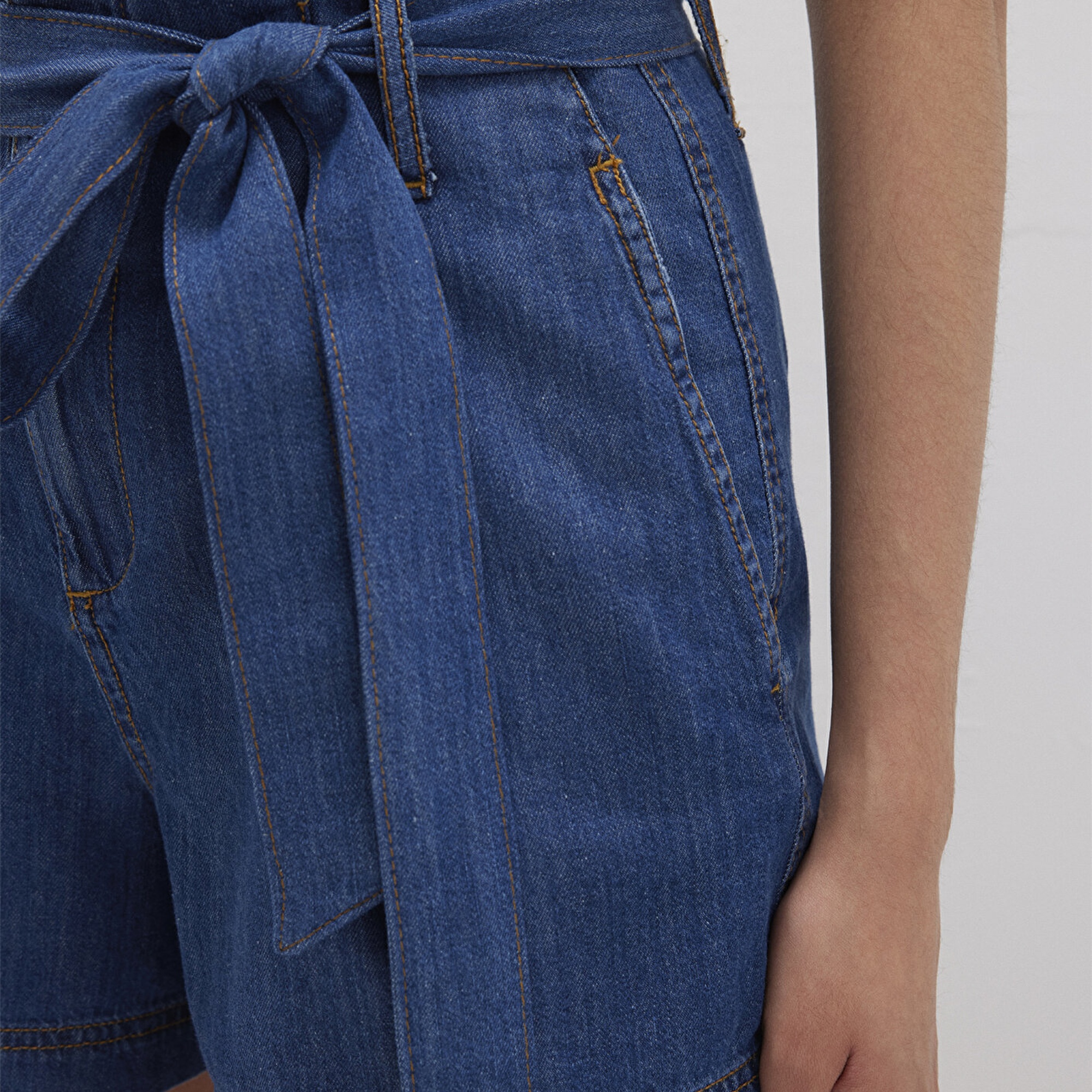 Mavi Kemer Detaylı Denim Şort 1410214-86971