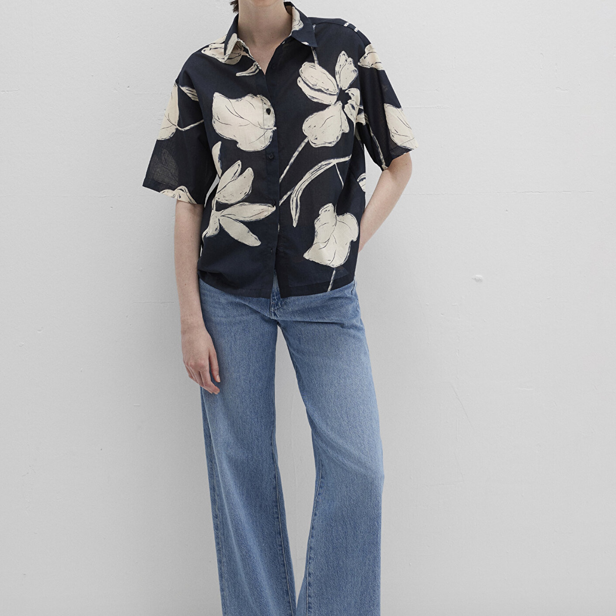 Mavi Baskılı Siyah Gömlek Loose Fit / Bol Rahat Kesim 1211187-90716