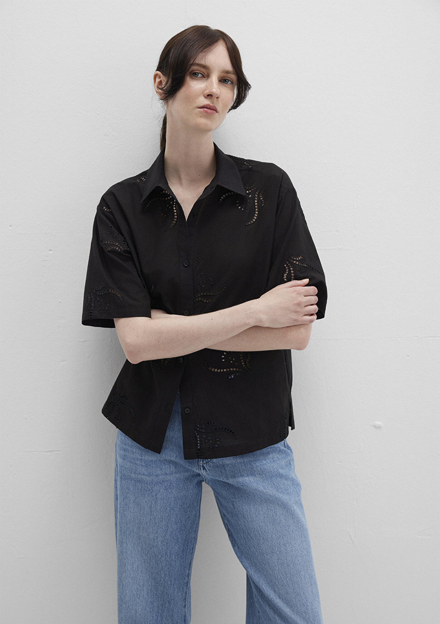  Mavi Brode Detaylı Siyah Gömlek Loose Fit / Bol Rahat Kesim 1211186-900