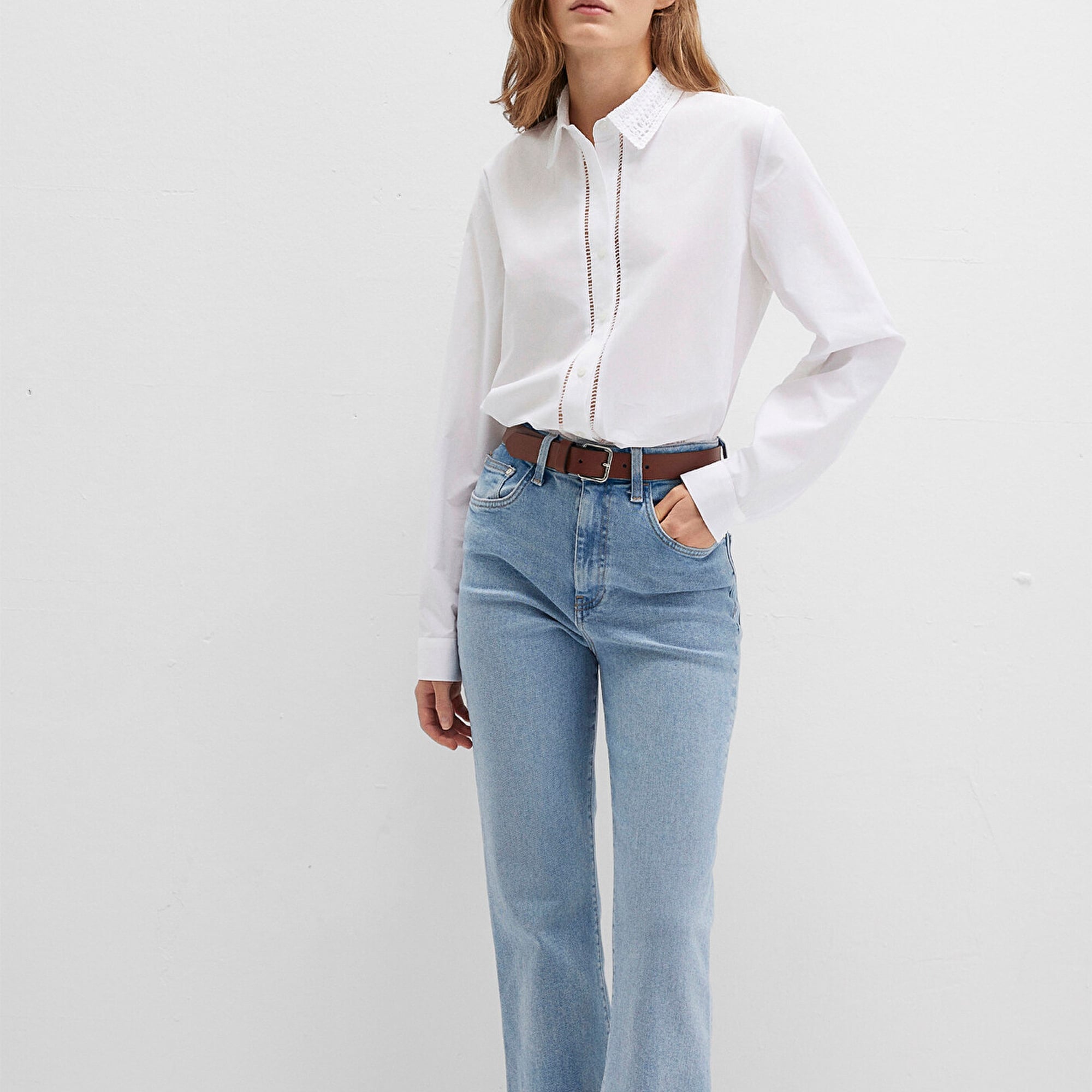 Mavi Nakışlı Şerit Detaylı Beyaz Gömlek Regular Fit / Normal Kesim 1211174-70057