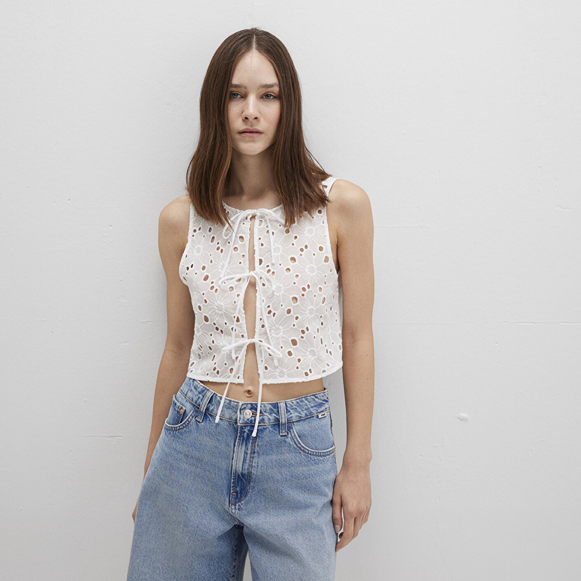 Mavi Bağcık Detaylı Fisto İşlemeli Top 1211177-70057