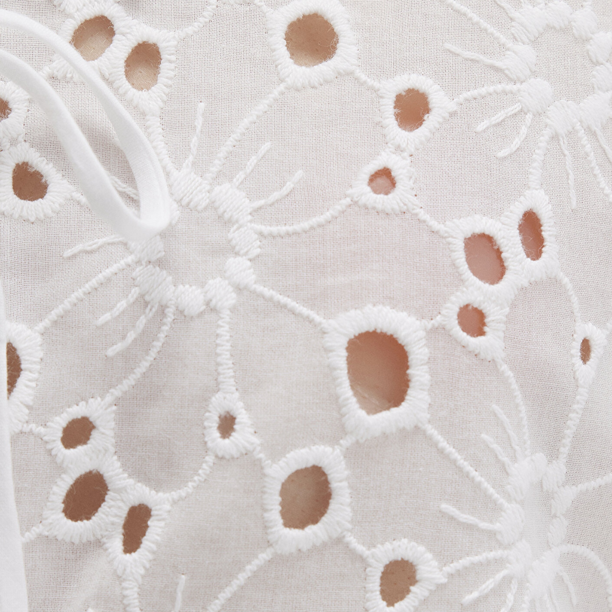 Mavi Bağcık Detaylı Fisto İşlemeli Top 1211177-70057