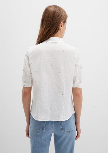  Mavi Çiçek Baskılı Beyaz Gömlek Fitted / Vücuda Oturan Kesim 1210060-90701