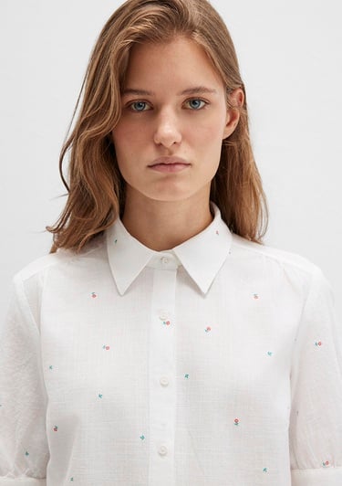  Mavi Çiçek Baskılı Beyaz Gömlek Fitted / Vücuda Oturan Kesim 1210060-90701