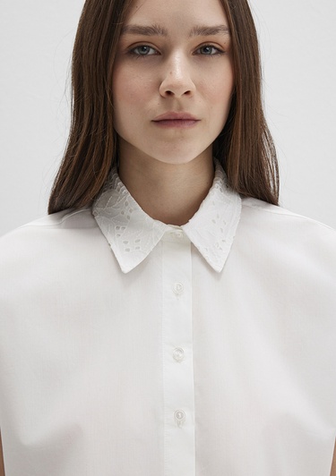  Mavi Yaka Detaylı Crop Beyaz Gömlek Crop / Kısa Kesim 1211170-70057