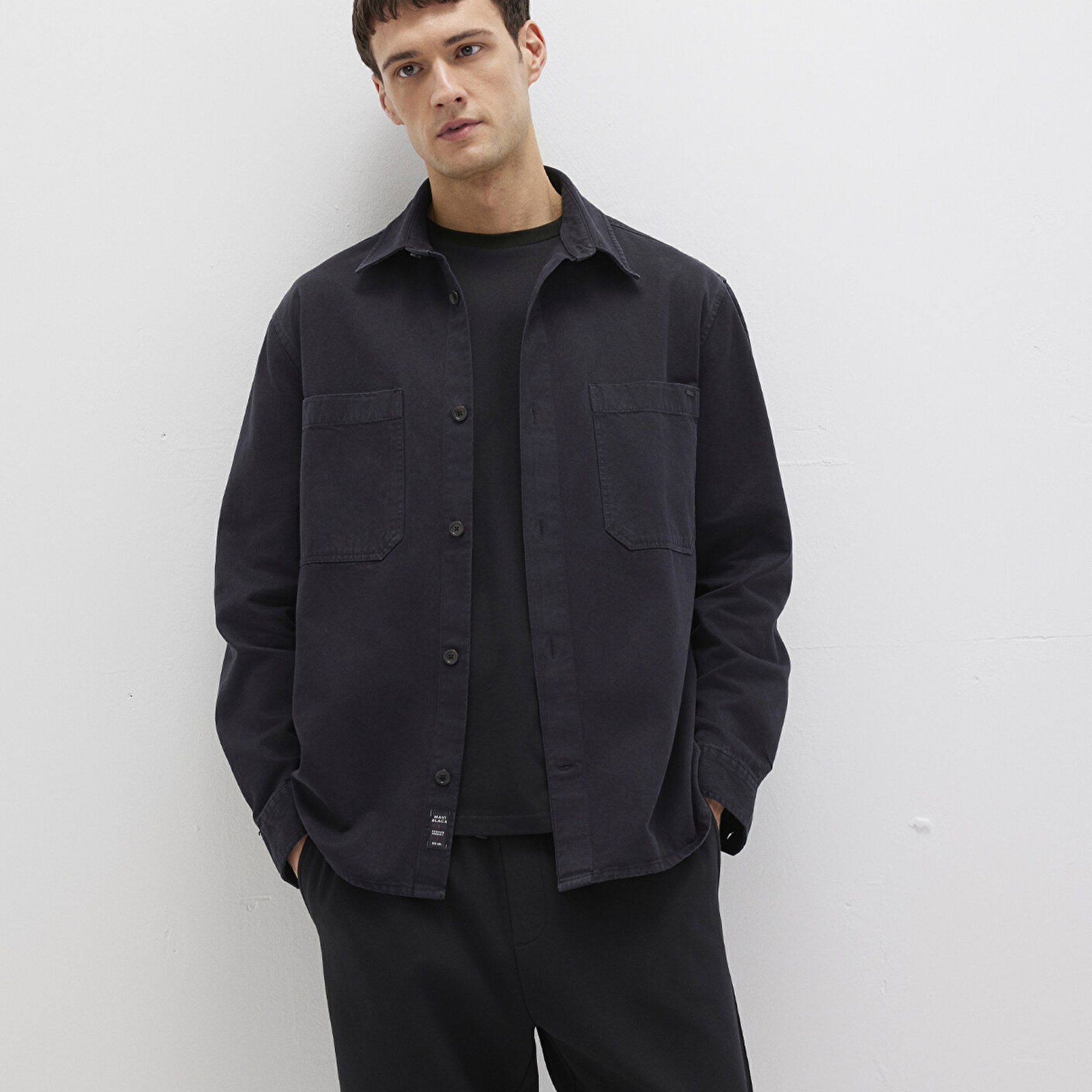 Mavi Tencel TM Liyosel Karışımlı Siyah Gömlek Regular Fit / Normal Kesim 0211649-900