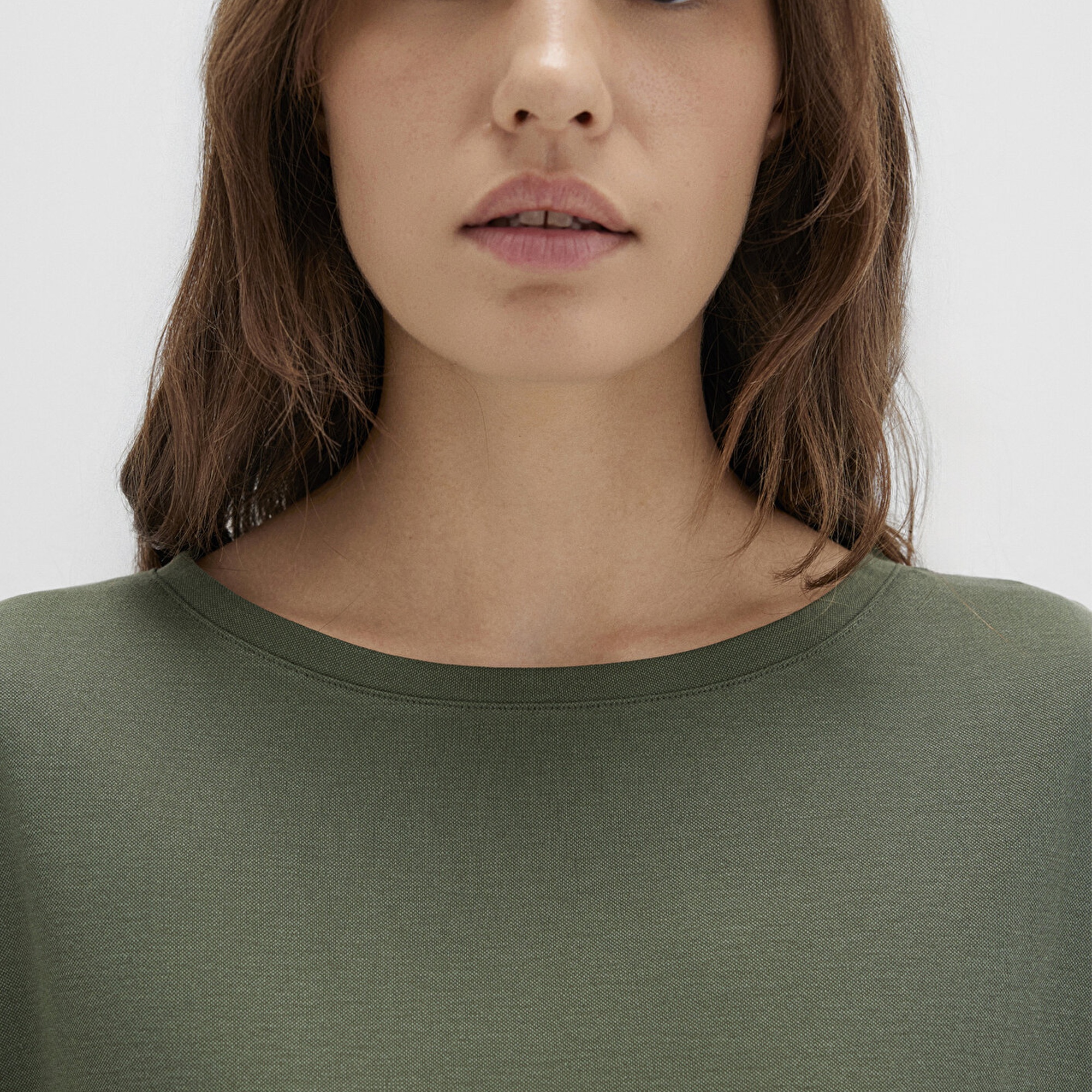 Mavi Lux Touch TENCEL TM Modal Yeşil Basic Tişört Loose Fit / Bol Rahat Kesim 167245-71551