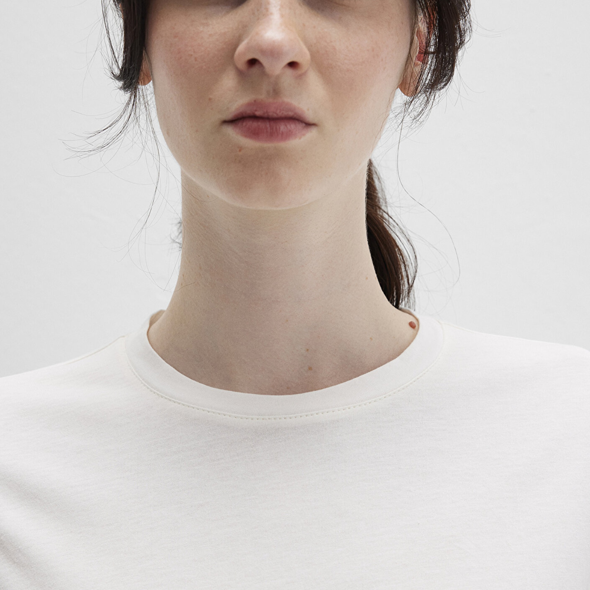 Mavi Dantel Detaylı Ekru Tişört Regular Fit / Normal Kesim 1613515-70057